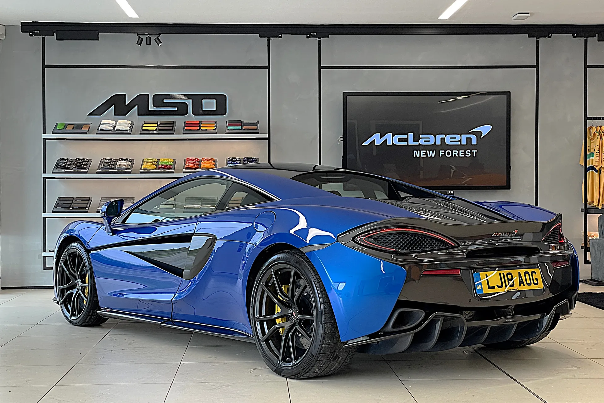 McLaren 570 thumbnail image number 13