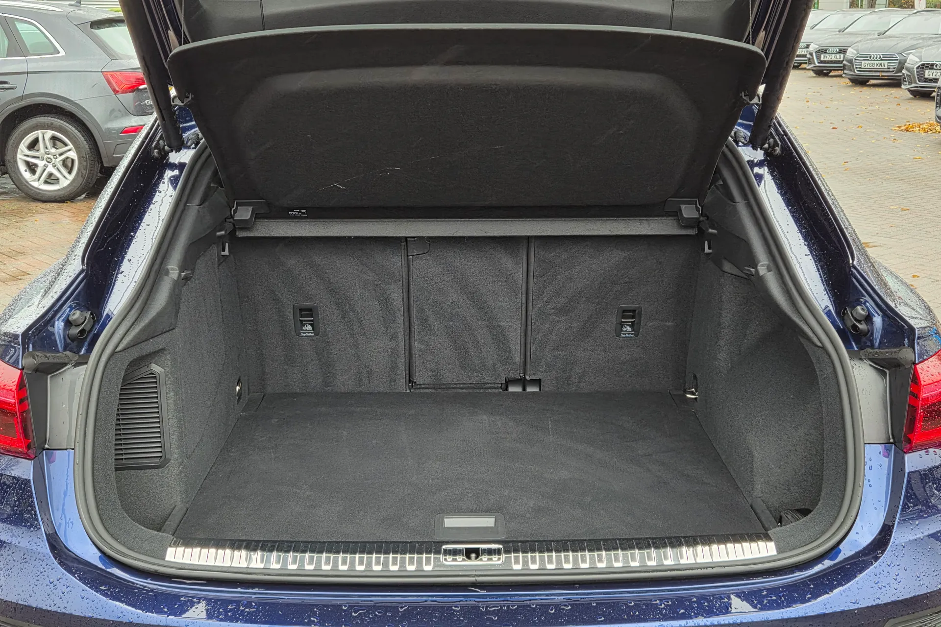 Audi Q3 thumbnail image number 35