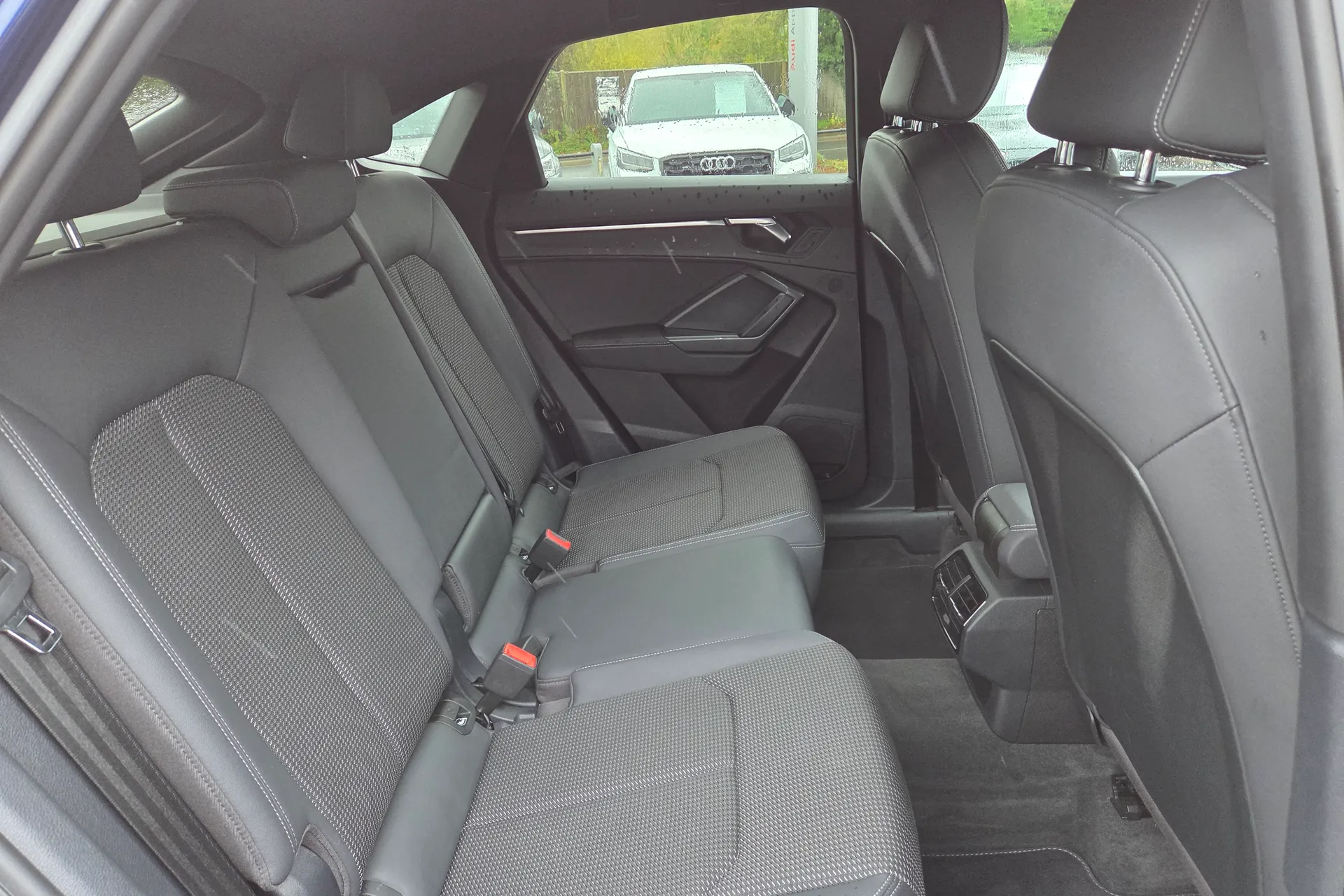 Audi Q3 thumbnail image number 44