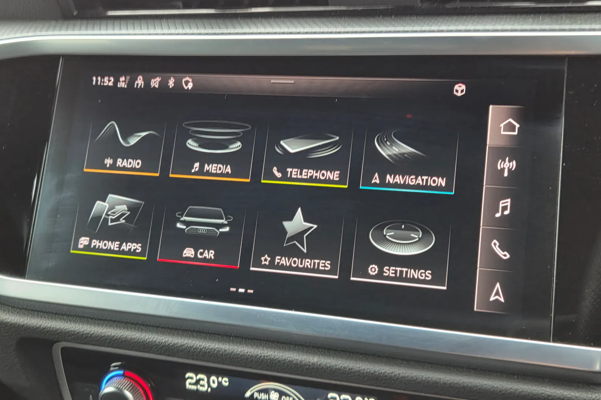 Audi Q3 thumbnail image number 13