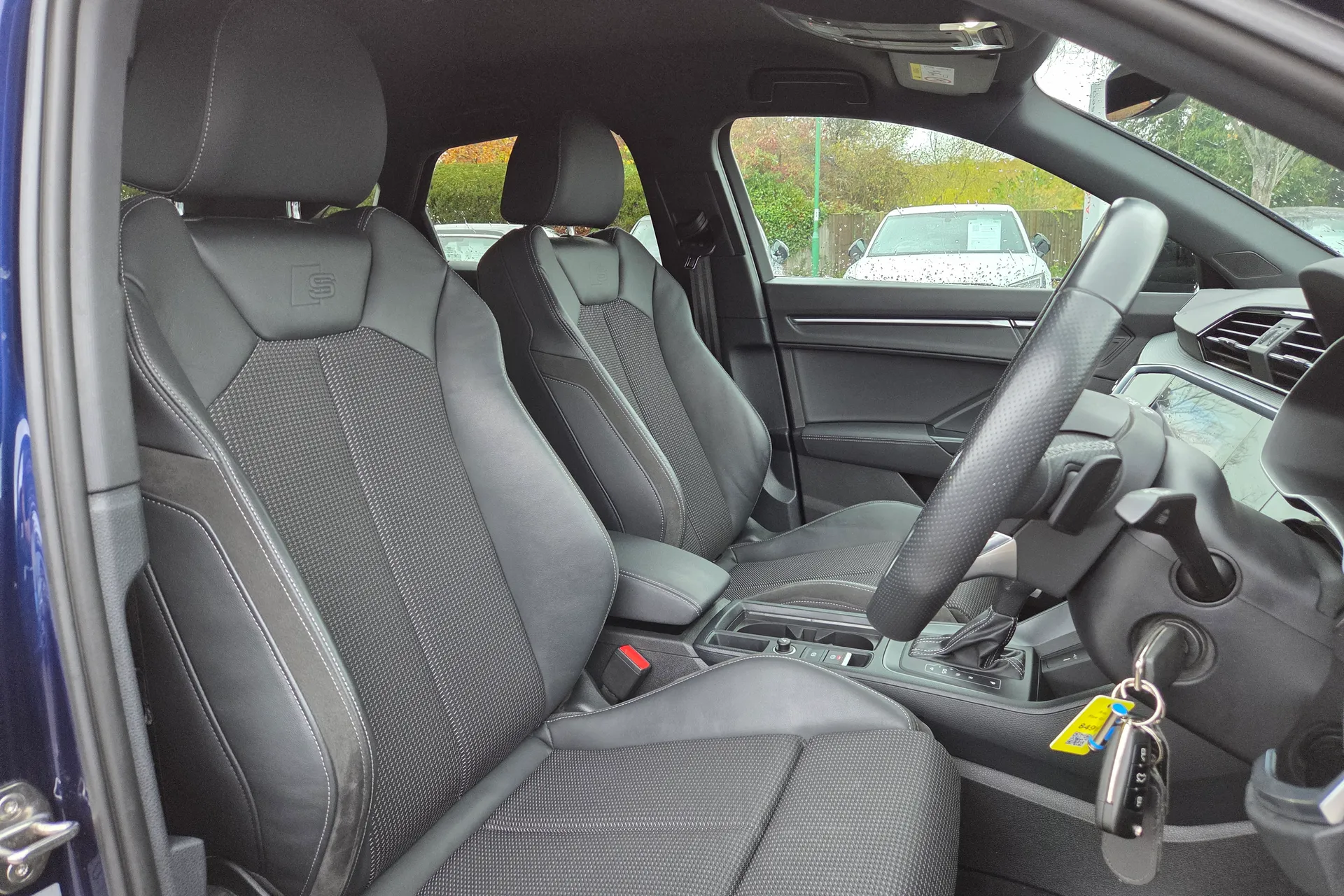 Audi Q3 thumbnail image number 27