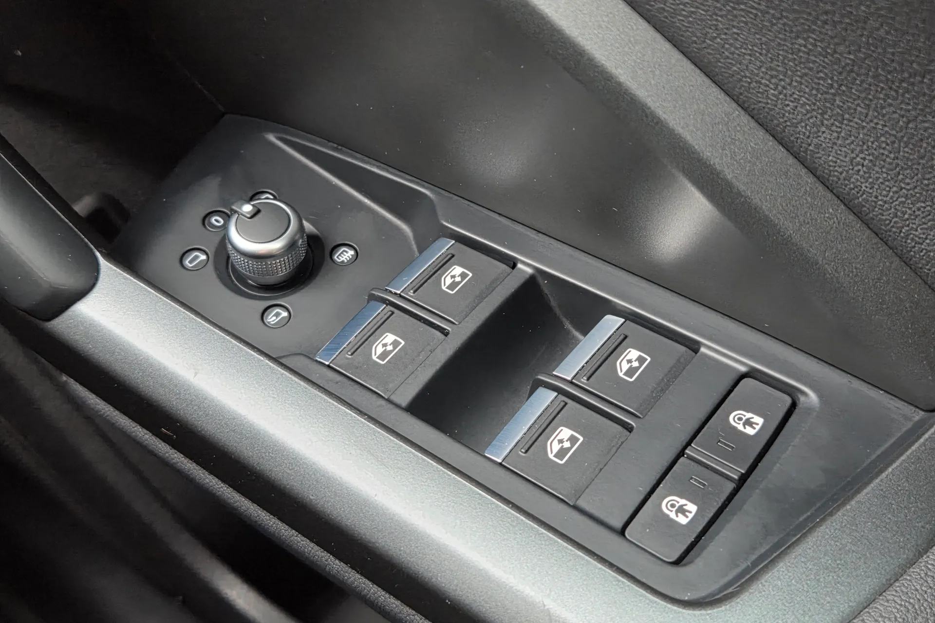 Audi Q3 thumbnail image number 19