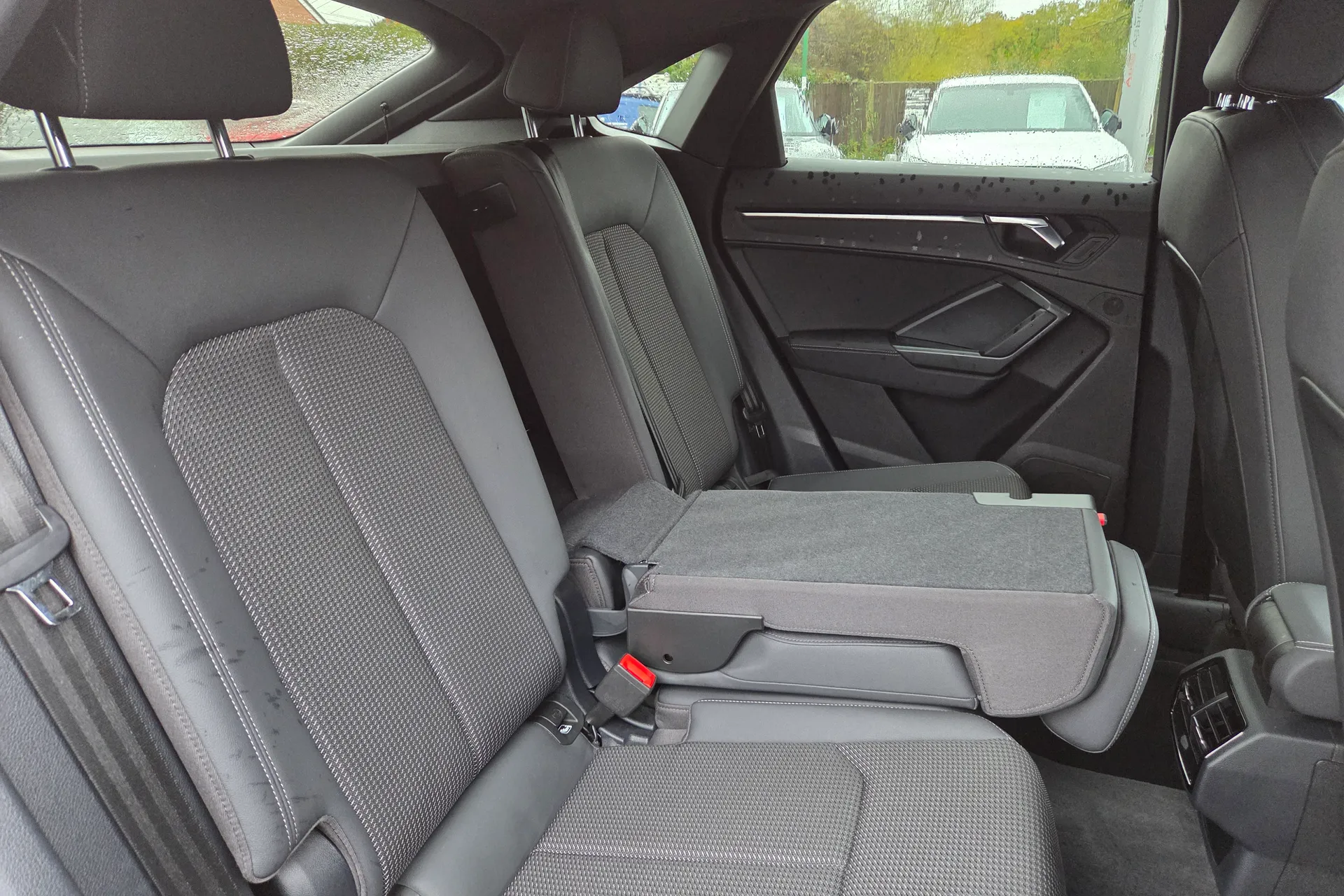 Audi Q3 thumbnail image number 46