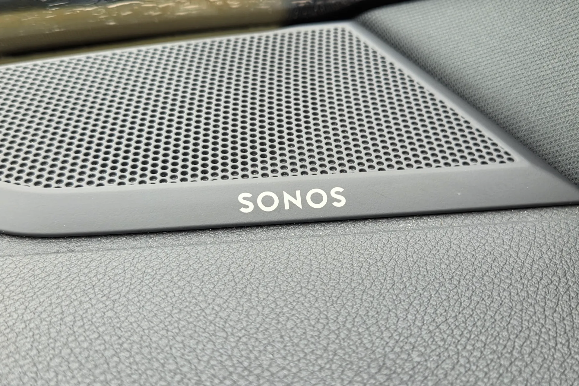 Audi Q3 thumbnail image number 16