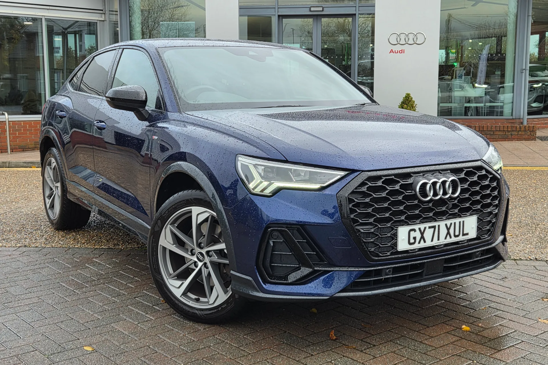 Audi Q3 thumbnail image number 24