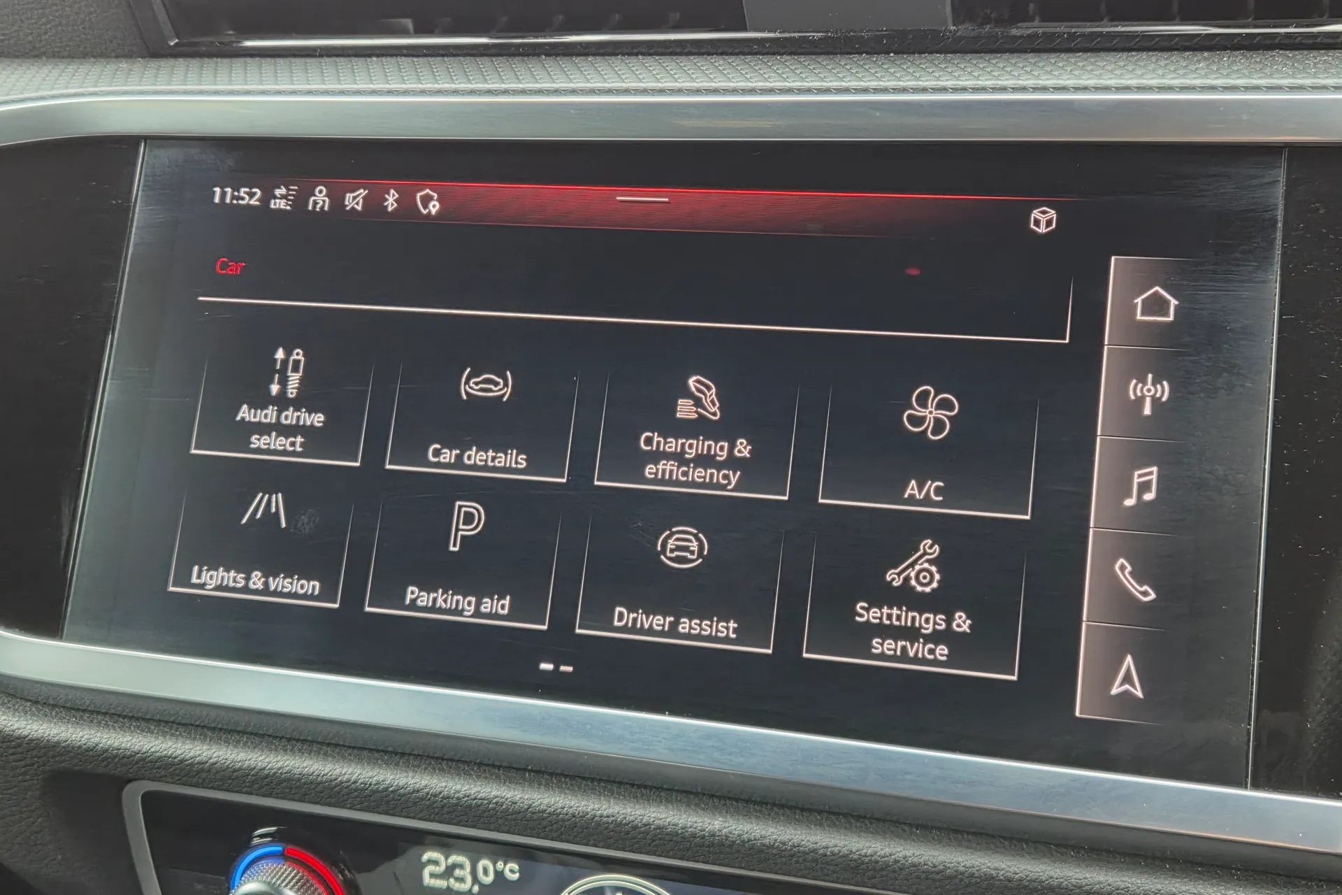 Audi Q3 thumbnail image number 12