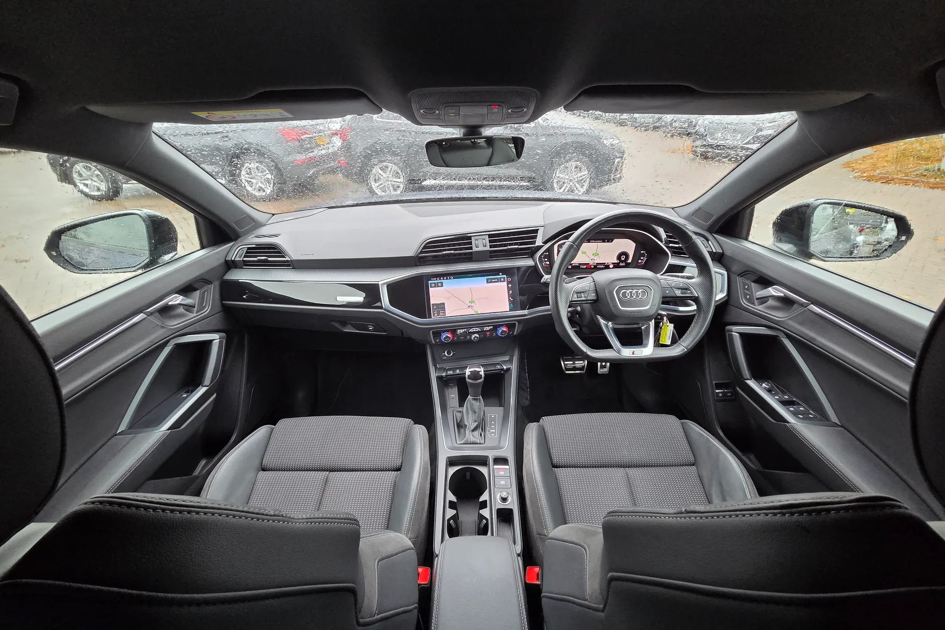 Audi Q3 thumbnail image number 3