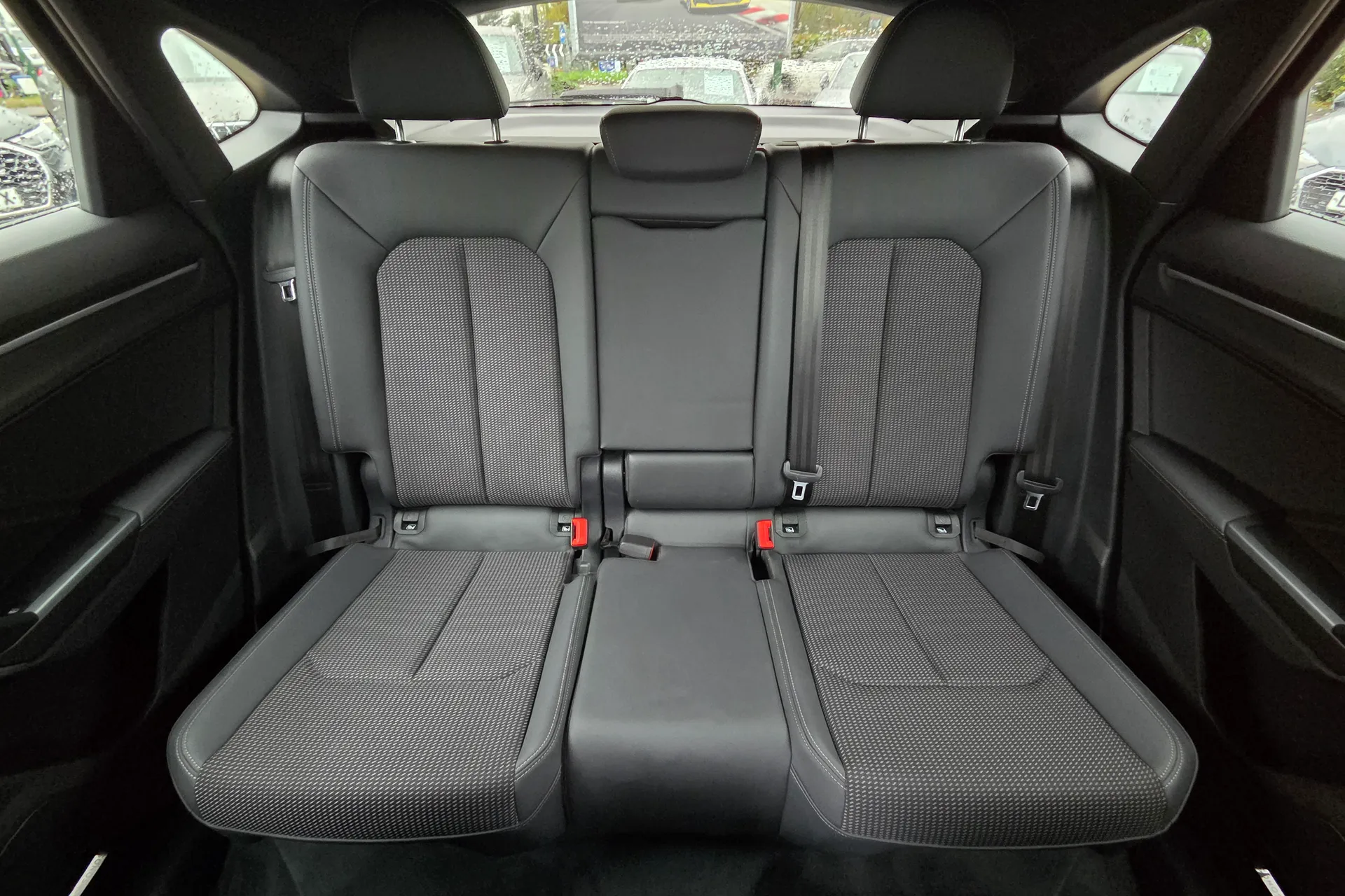 Audi Q3 thumbnail image number 37