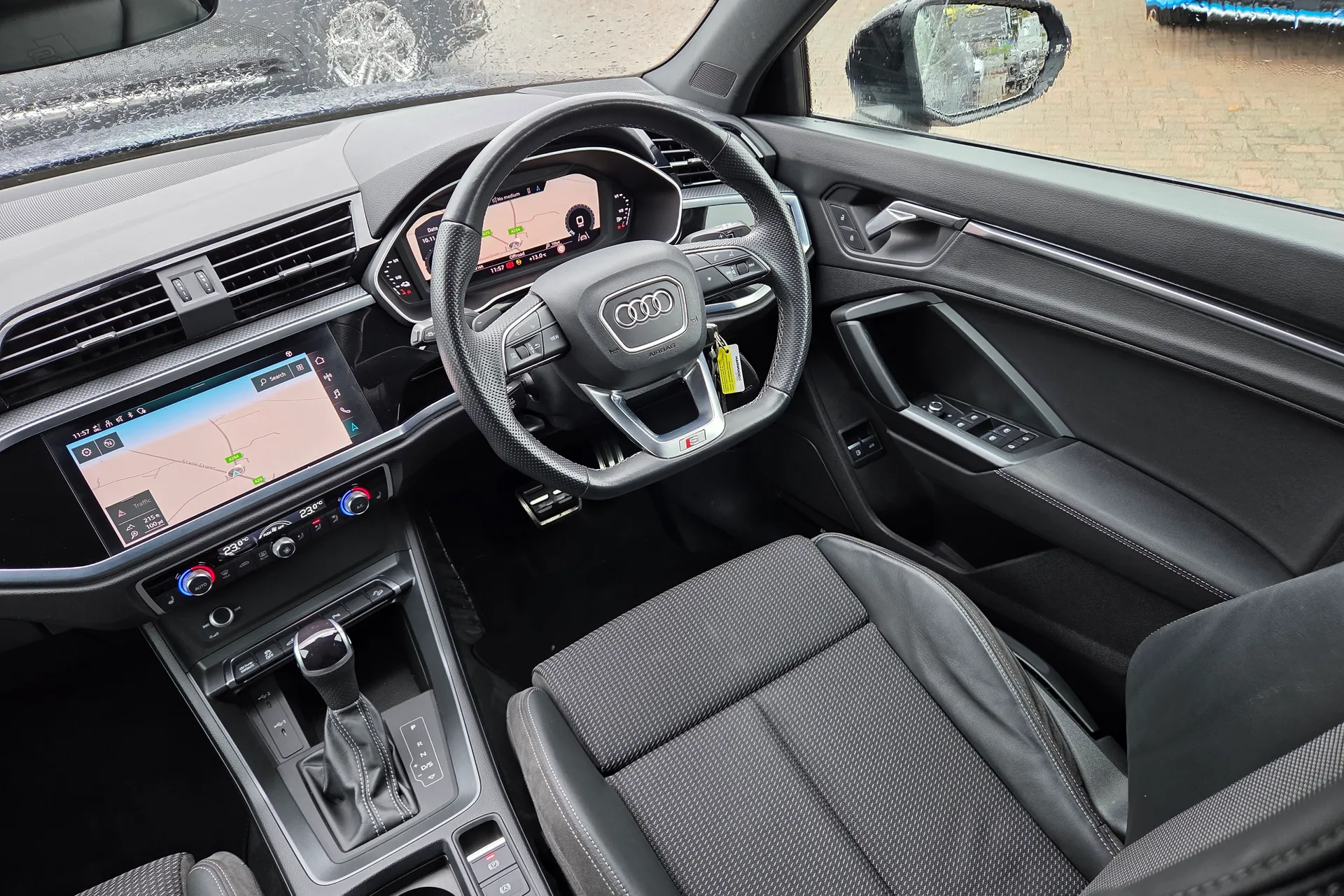 Audi Q3 thumbnail image number 41