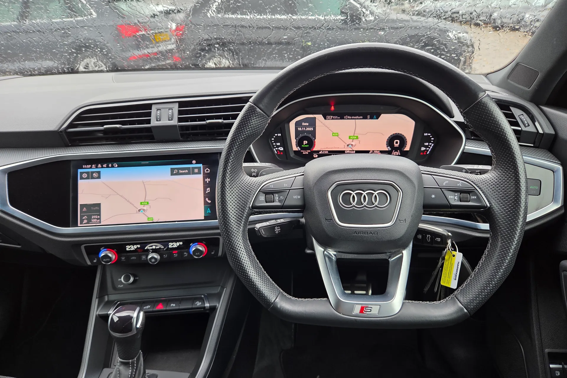 Audi Q3 thumbnail image number 6