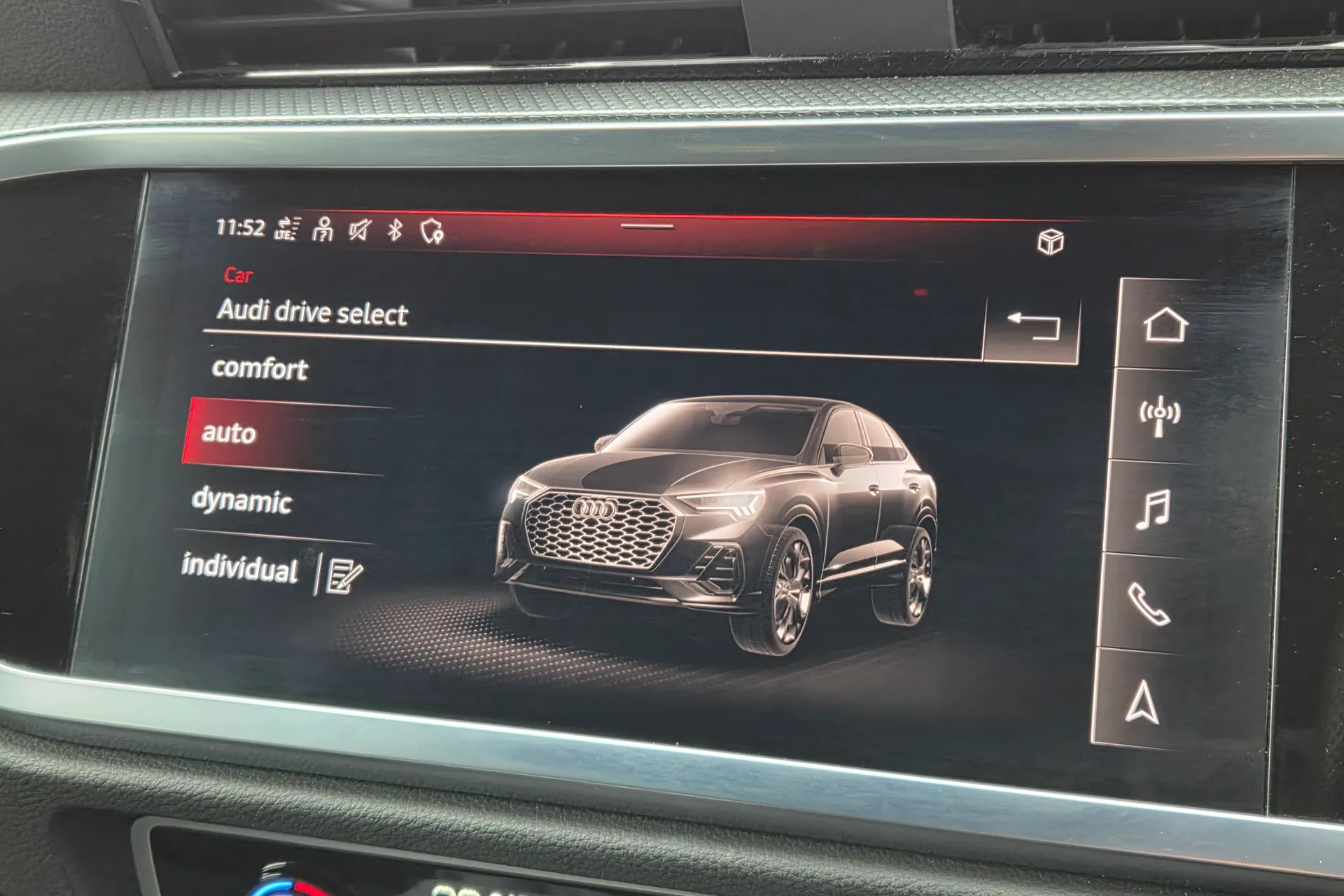 Audi Q3 thumbnail image number 9