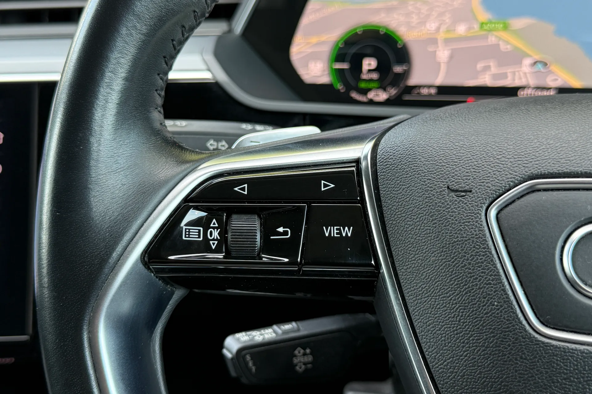 Audi e-tron thumbnail image number 48