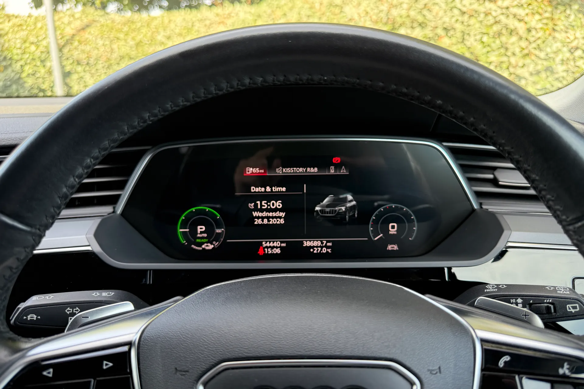 Audi e-tron thumbnail image number 43