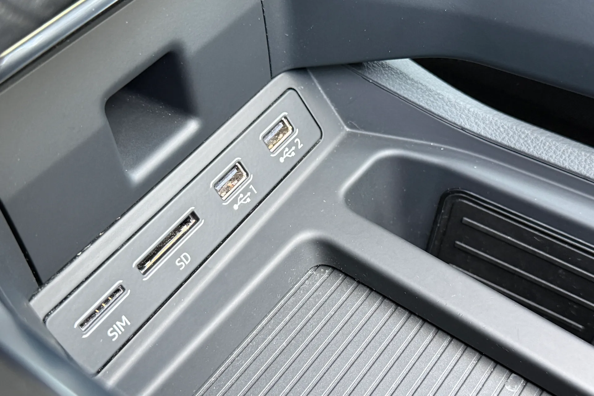 Audi e-tron thumbnail image number 33