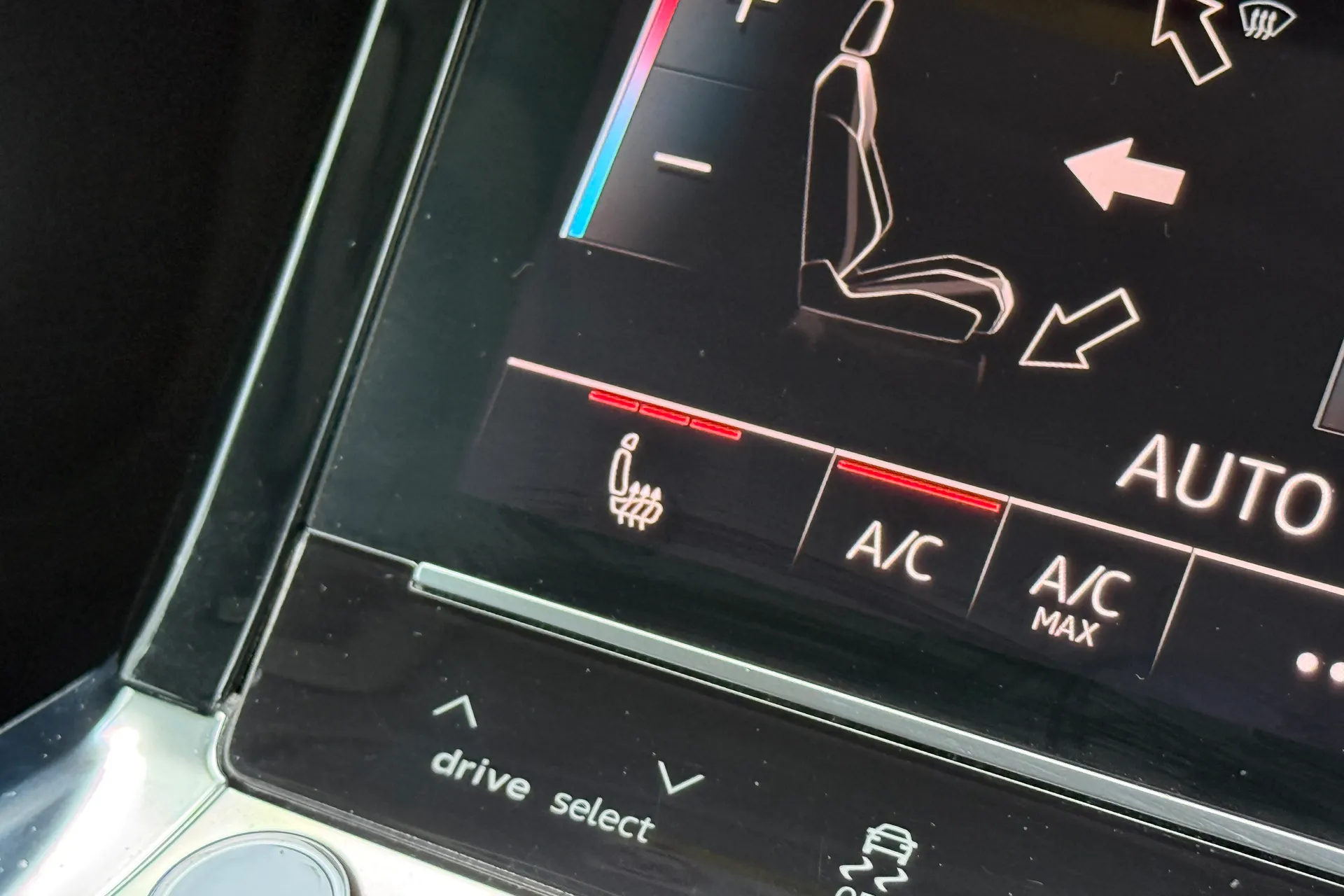 Audi e-tron thumbnail image number 38