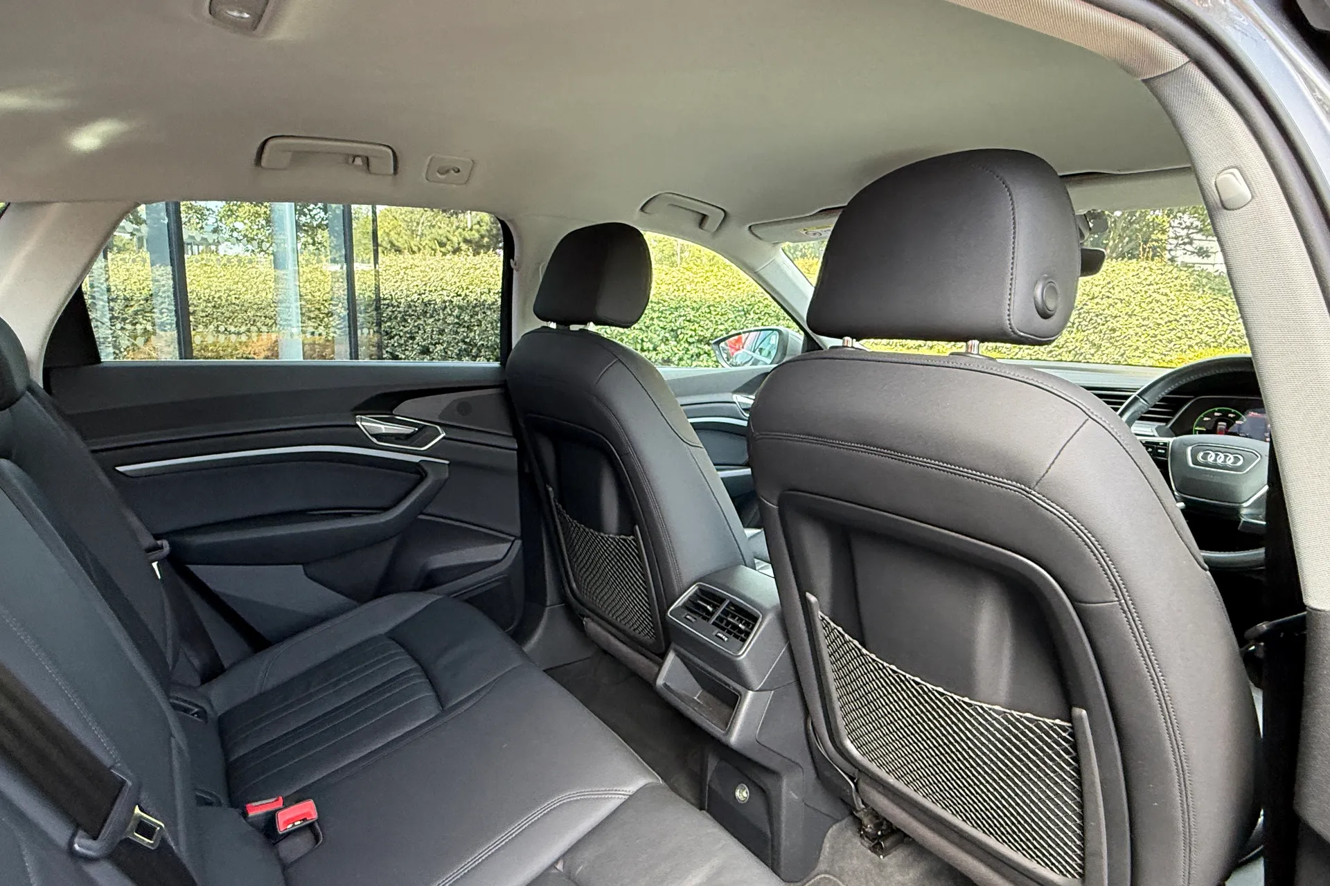 Audi e-tron thumbnail image number 55