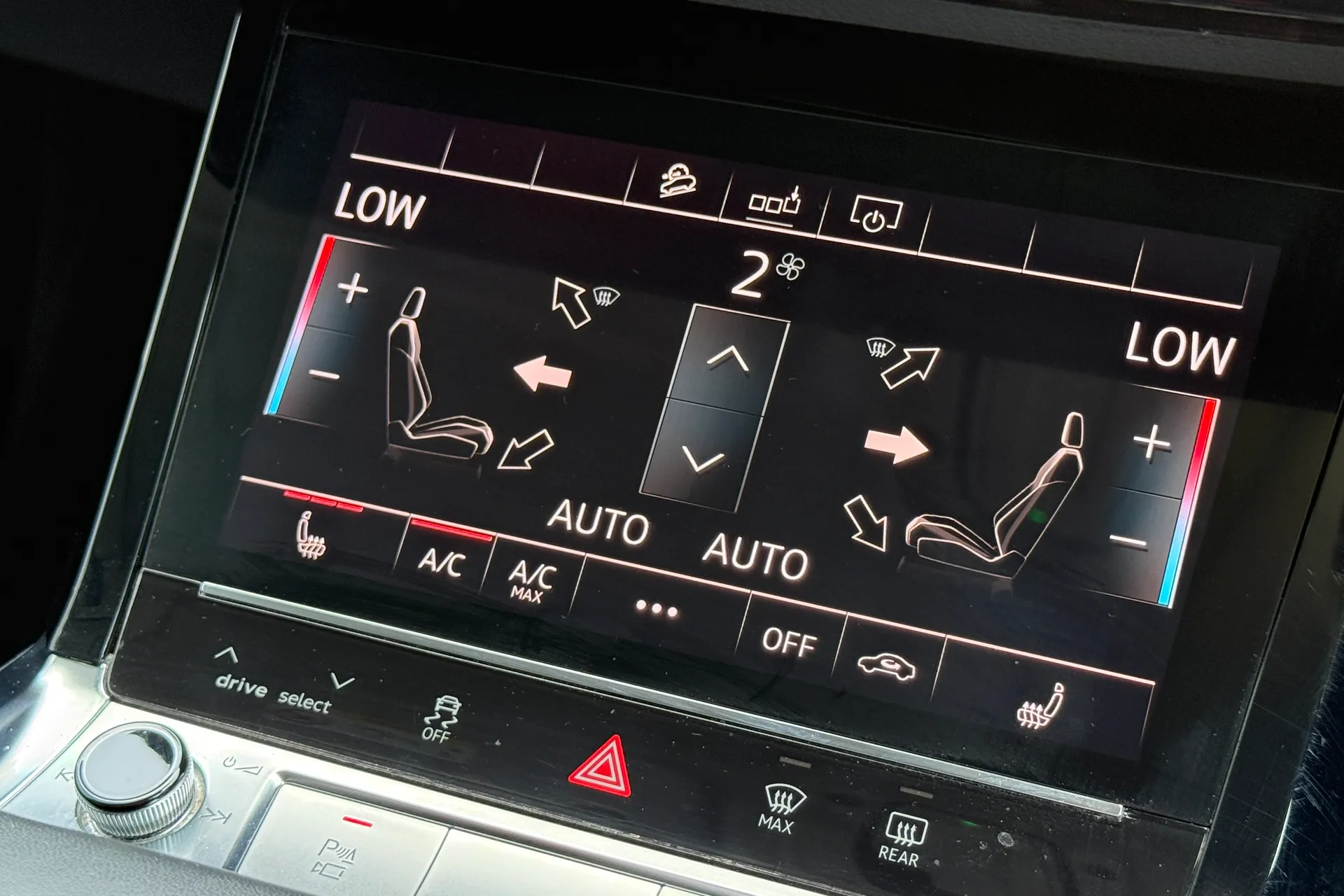 Audi e-tron thumbnail image number 27