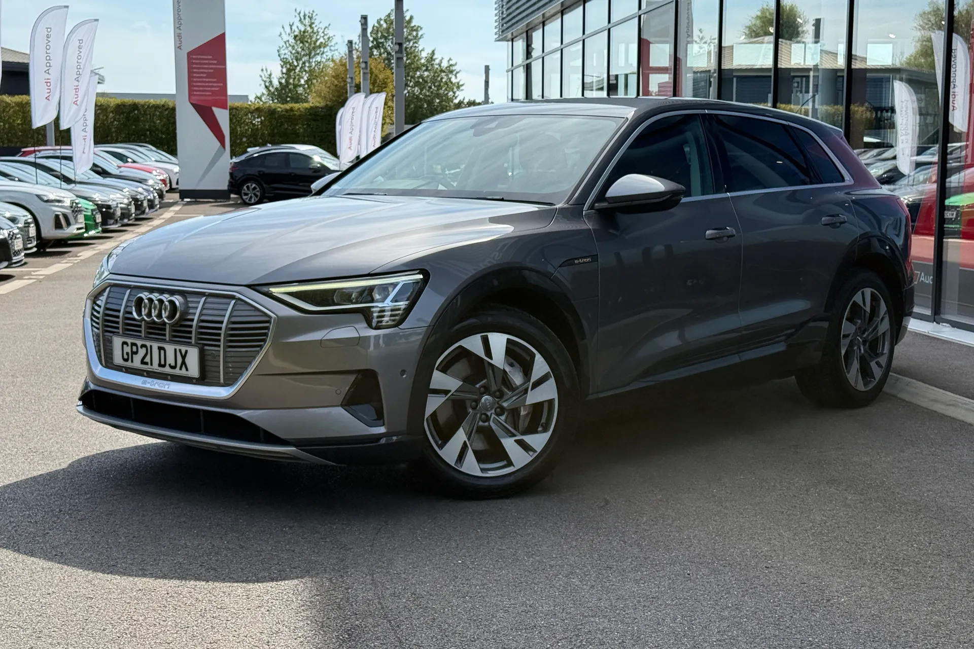 Audi e-tron thumbnail image number 9