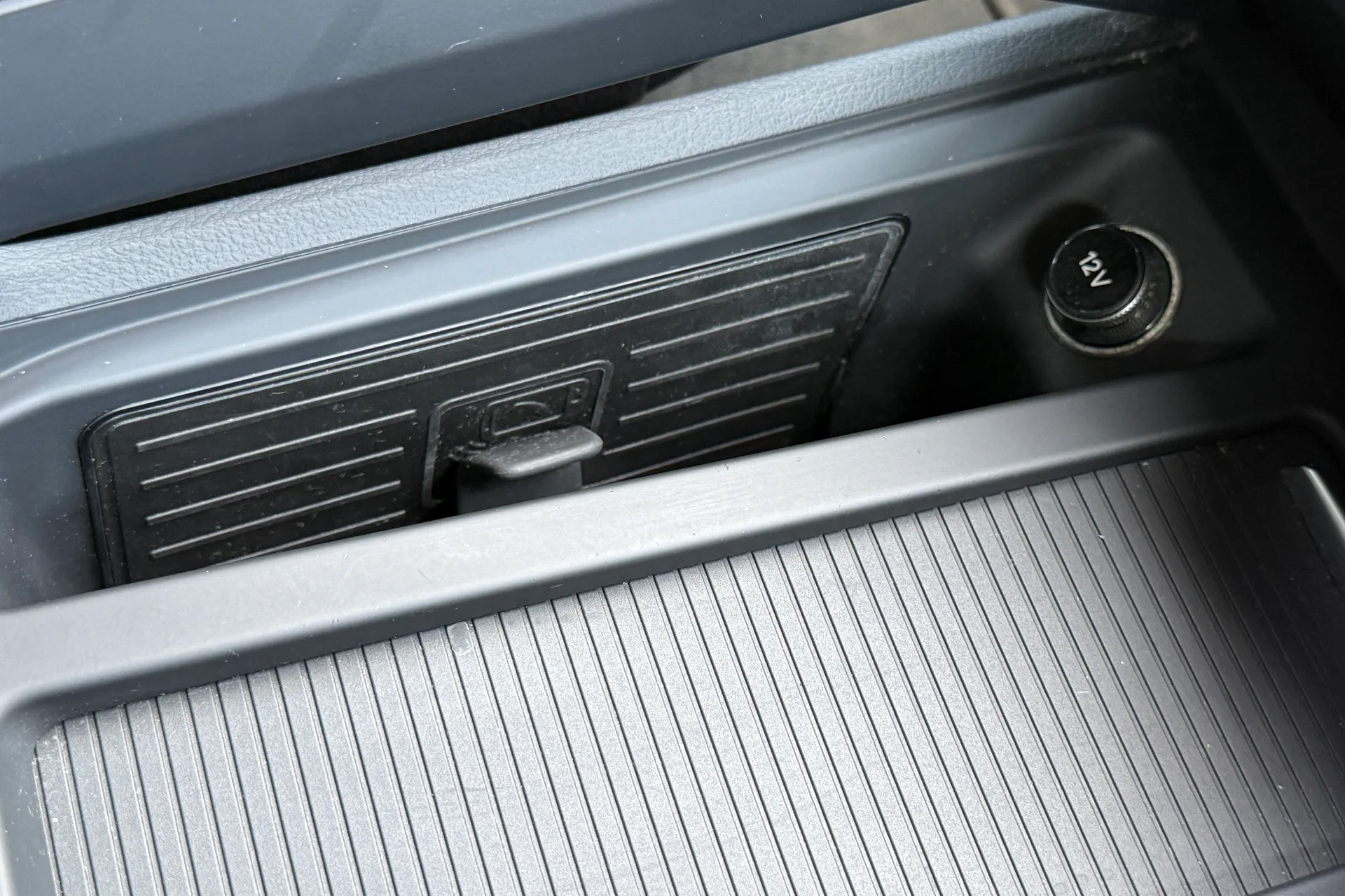 Audi e-tron thumbnail image number 30