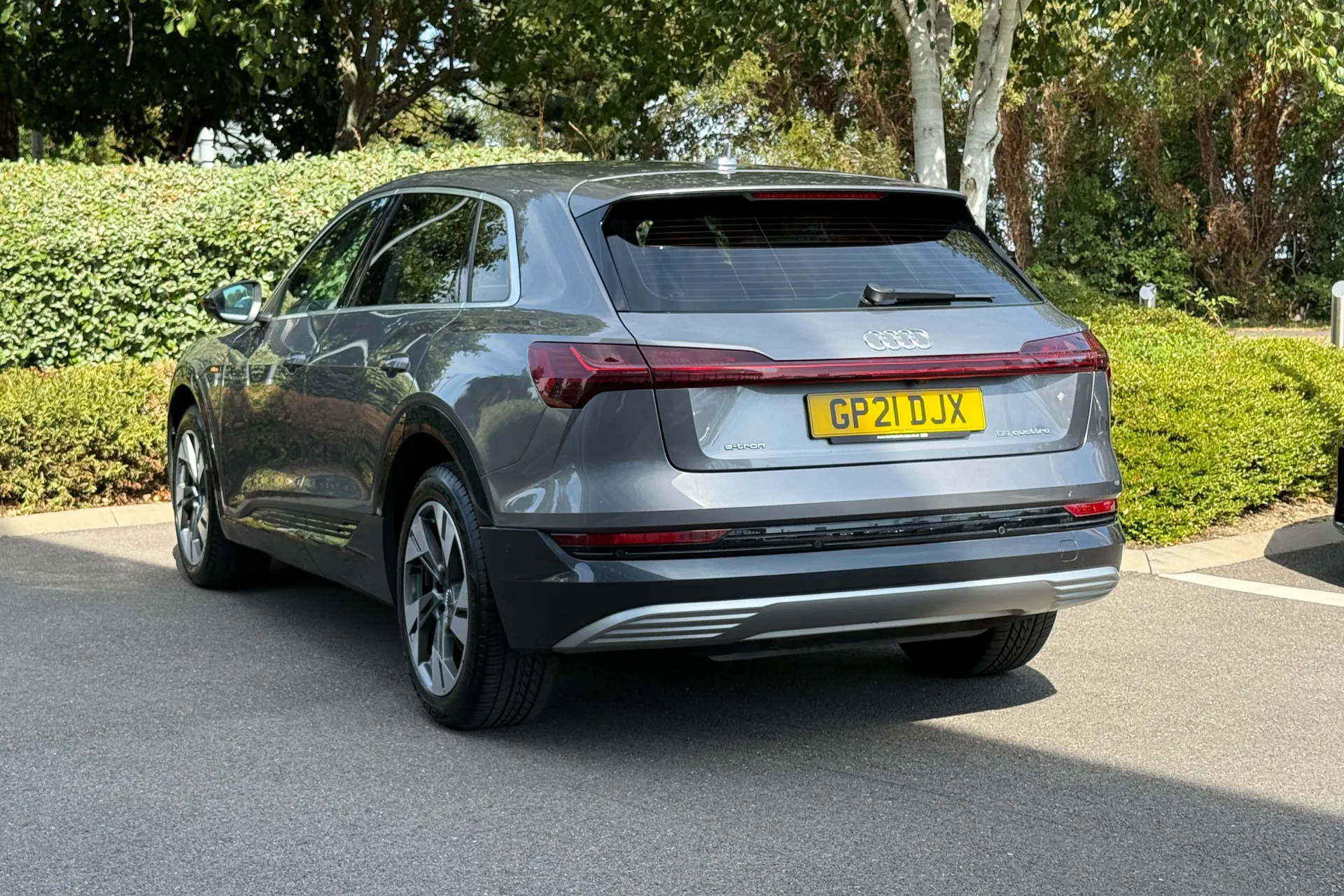 Audi e-tron thumbnail image number 28