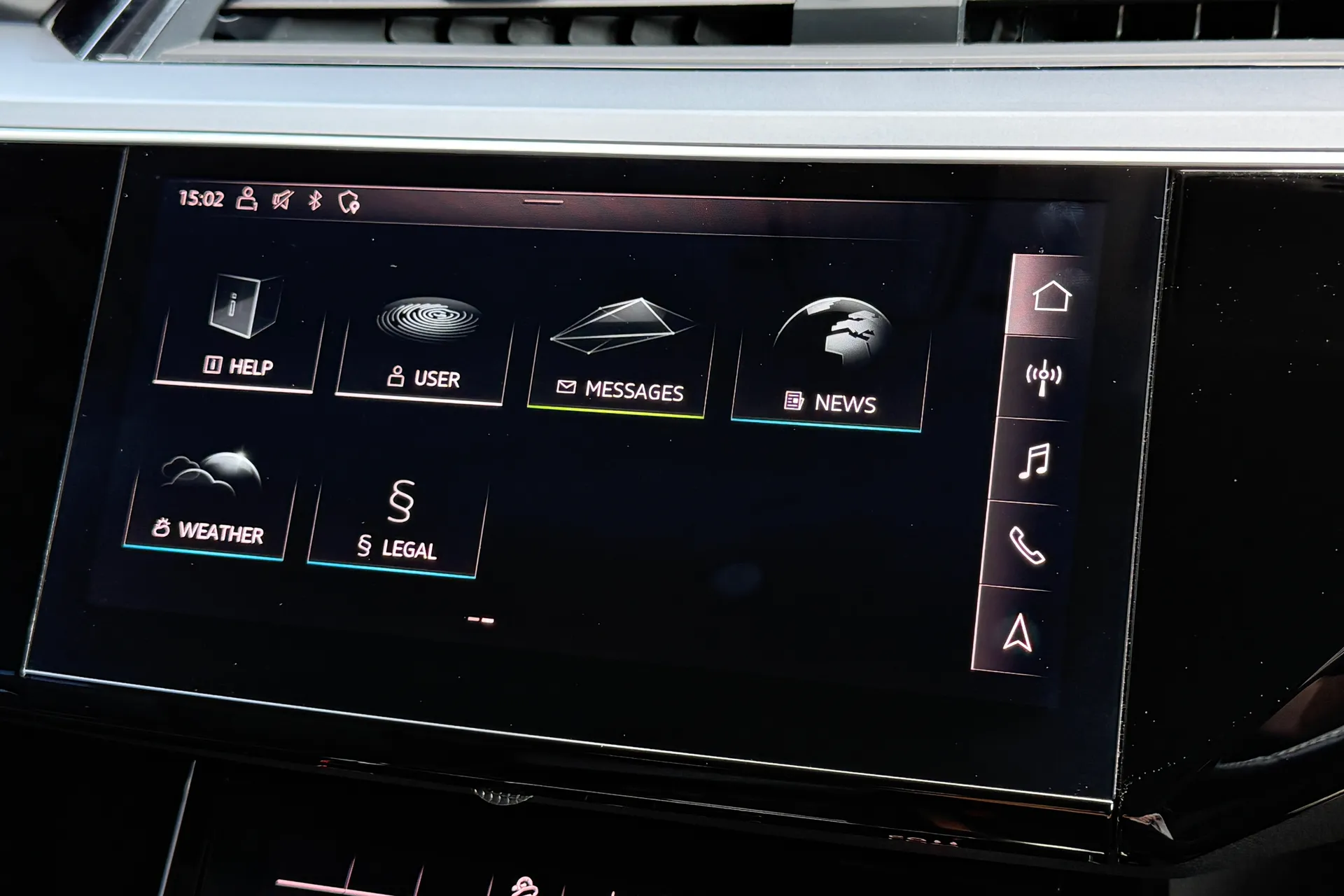 Audi e-tron thumbnail image number 29
