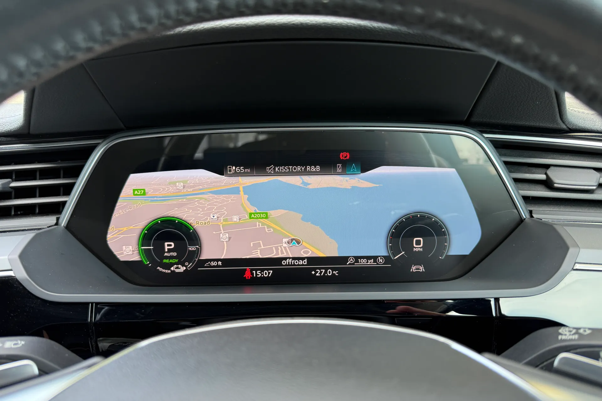 Audi e-tron thumbnail image number 4