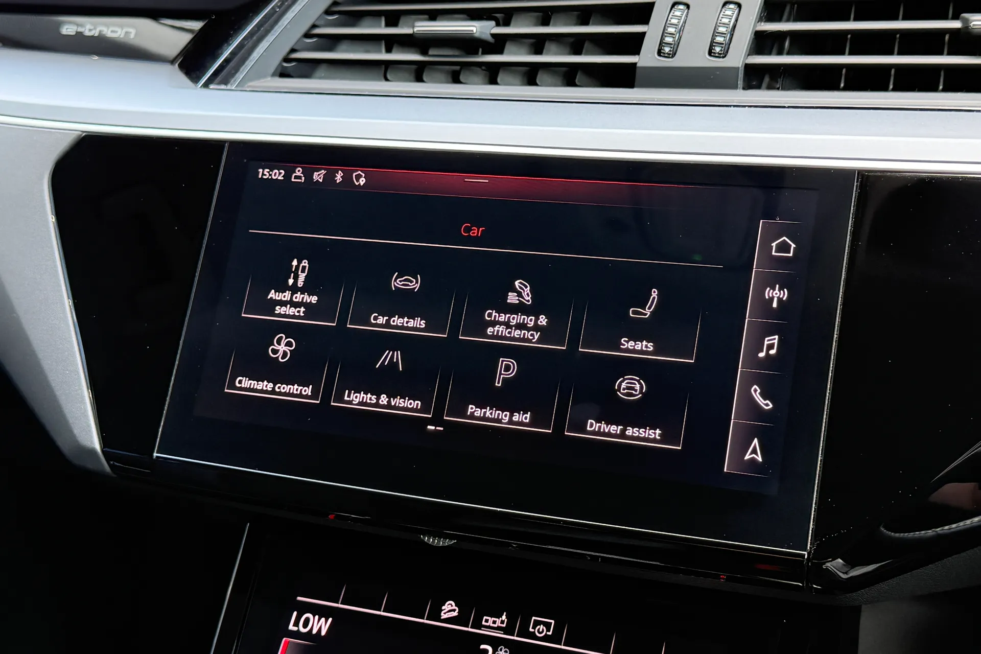 Audi e-tron thumbnail image number 21