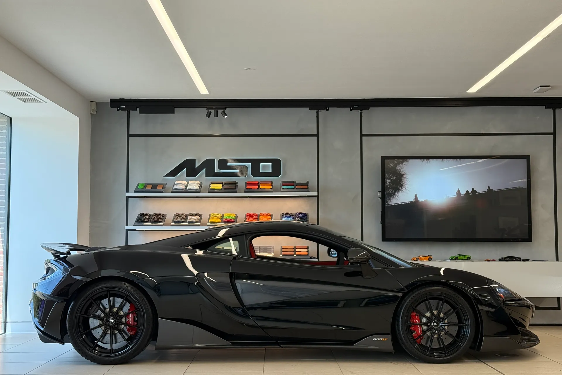 McLaren 600LT thumbnail image number 2