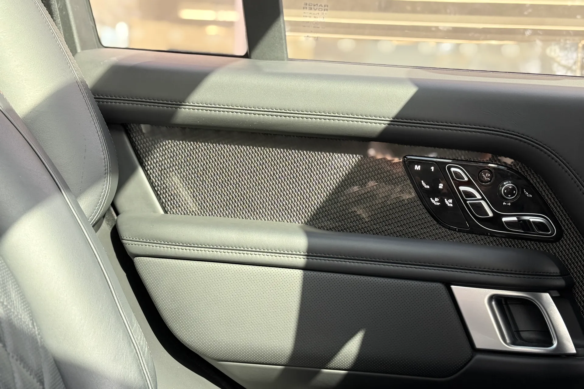 LAND ROVER RANGE ROVER thumbnail image number 48