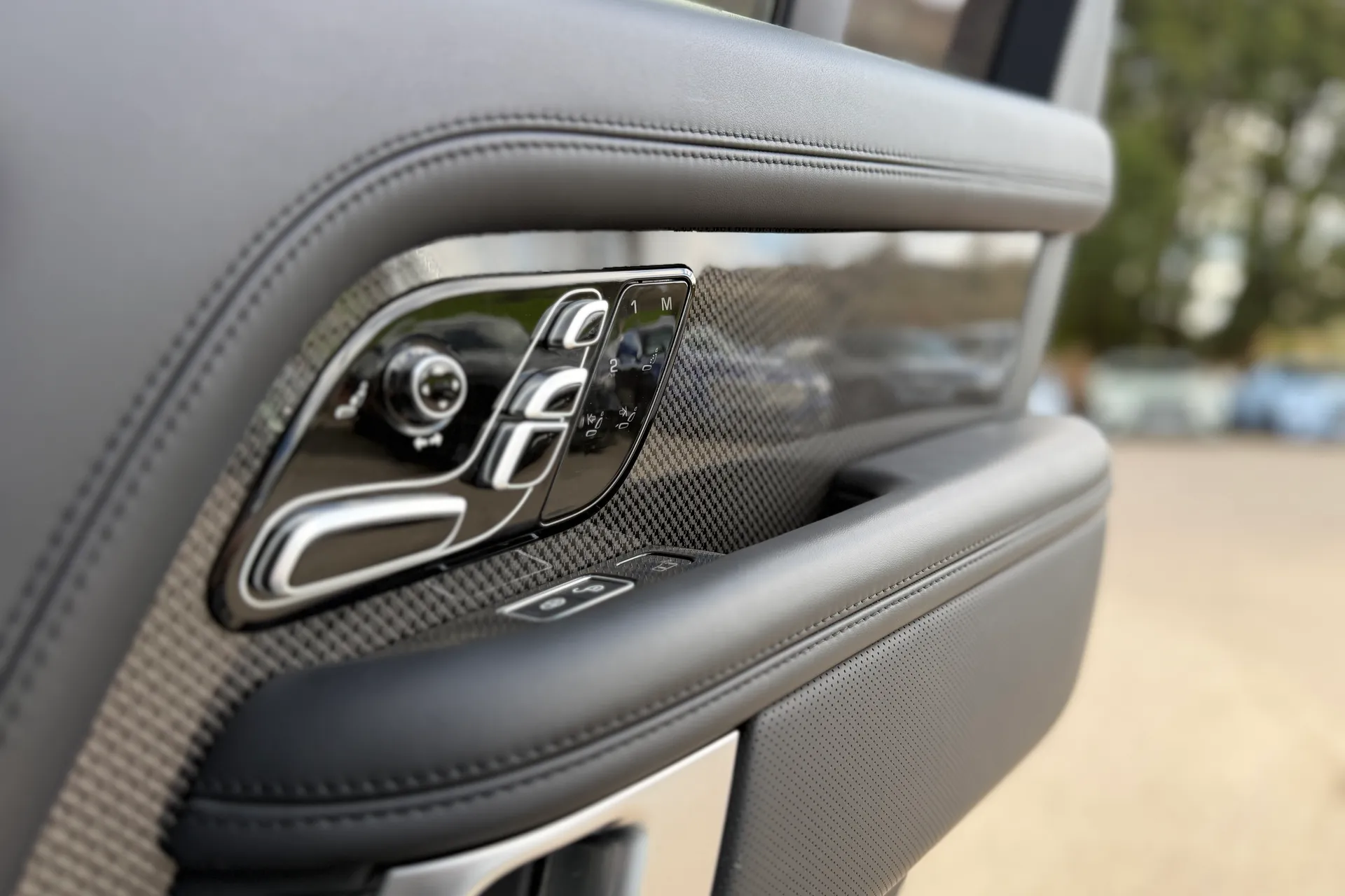 LAND ROVER RANGE ROVER thumbnail image number 44