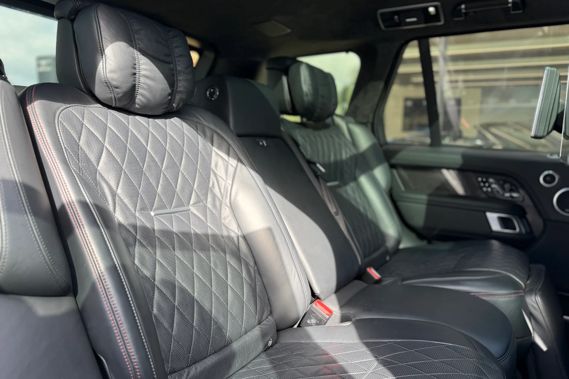 LAND ROVER RANGE ROVER thumbnail image number 36