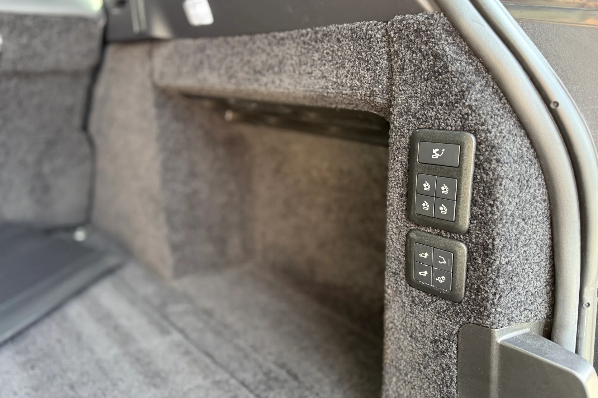 LAND ROVER RANGE ROVER thumbnail image number 61