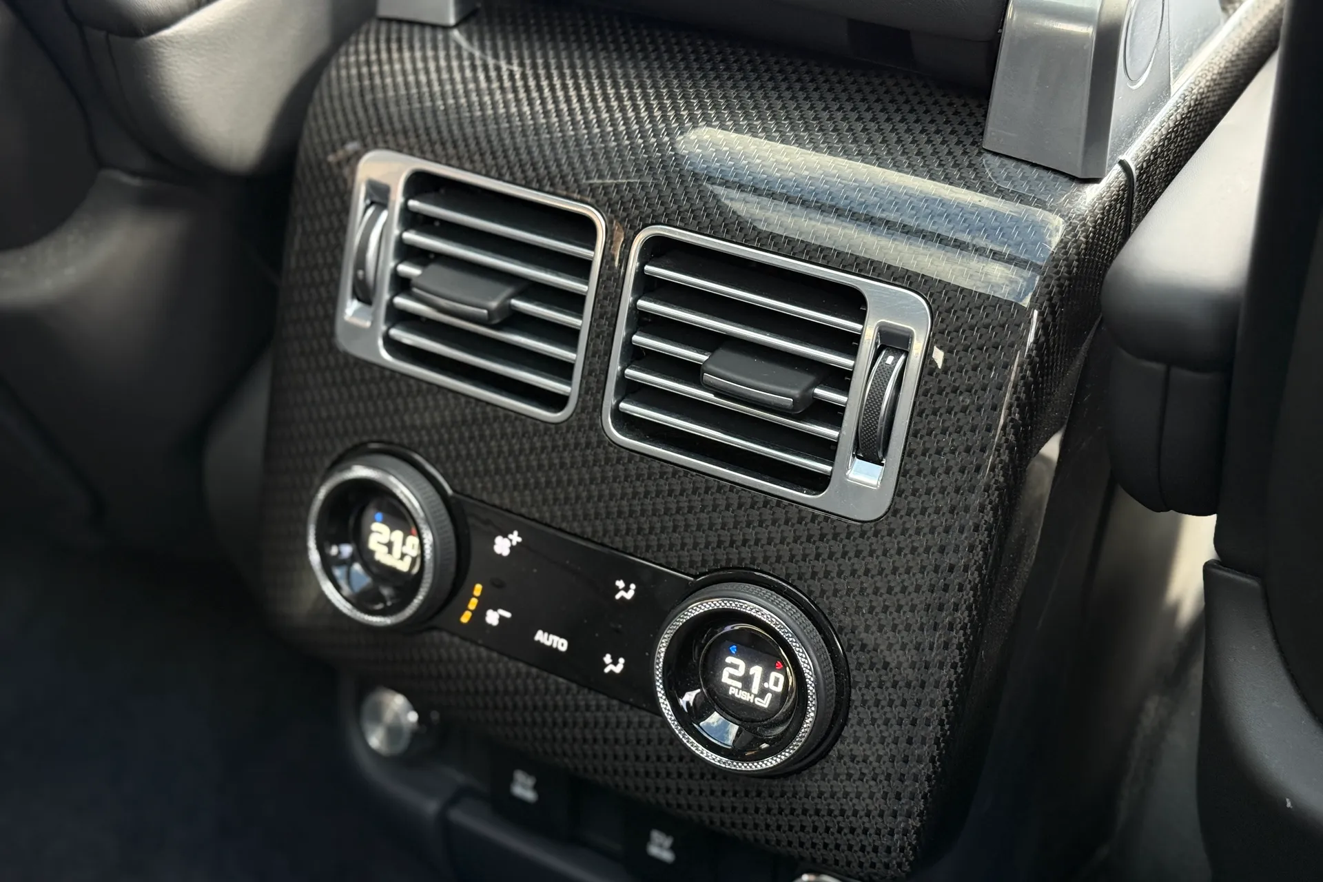 LAND ROVER RANGE ROVER thumbnail image number 45