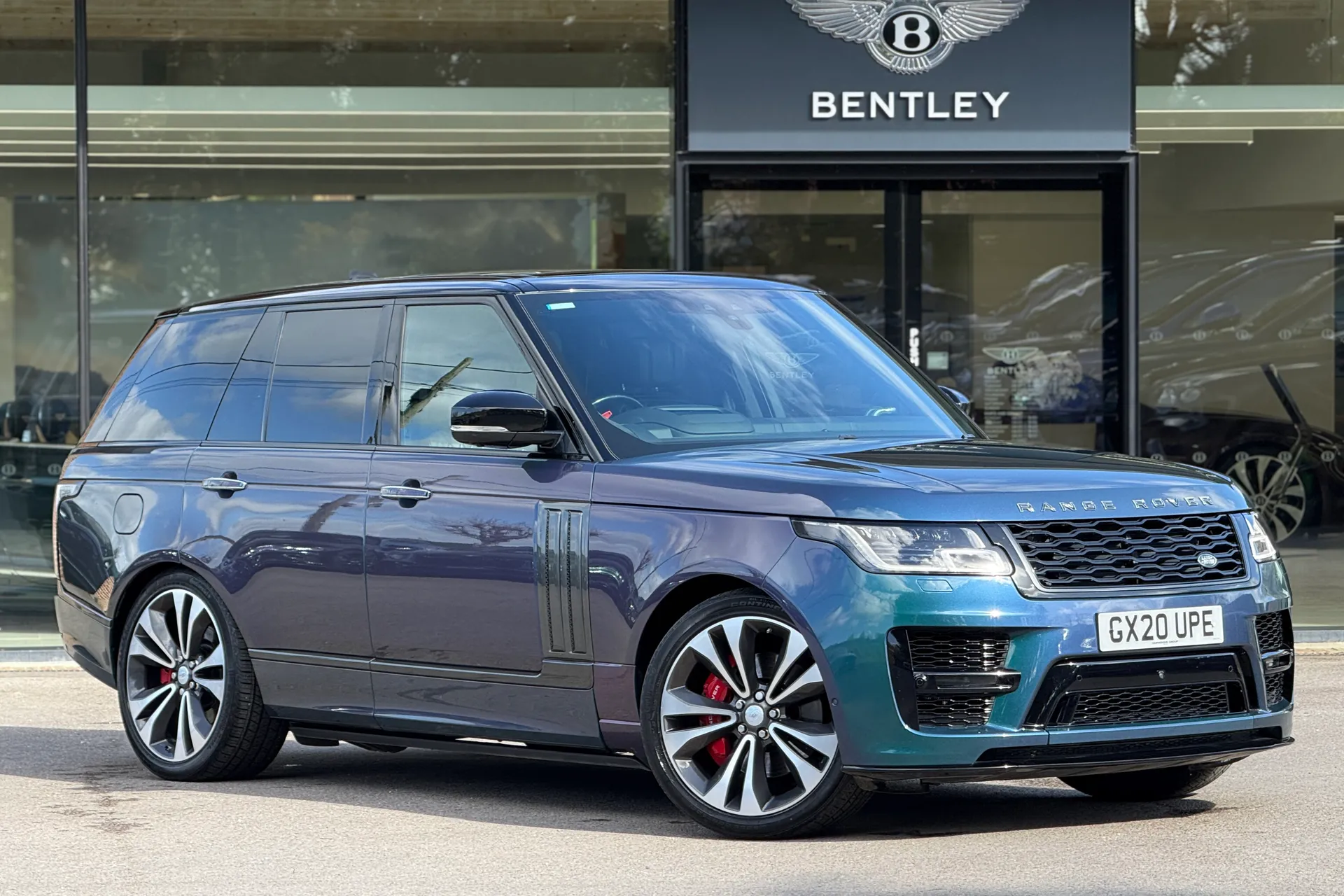 LAND ROVER RANGE ROVER focused image