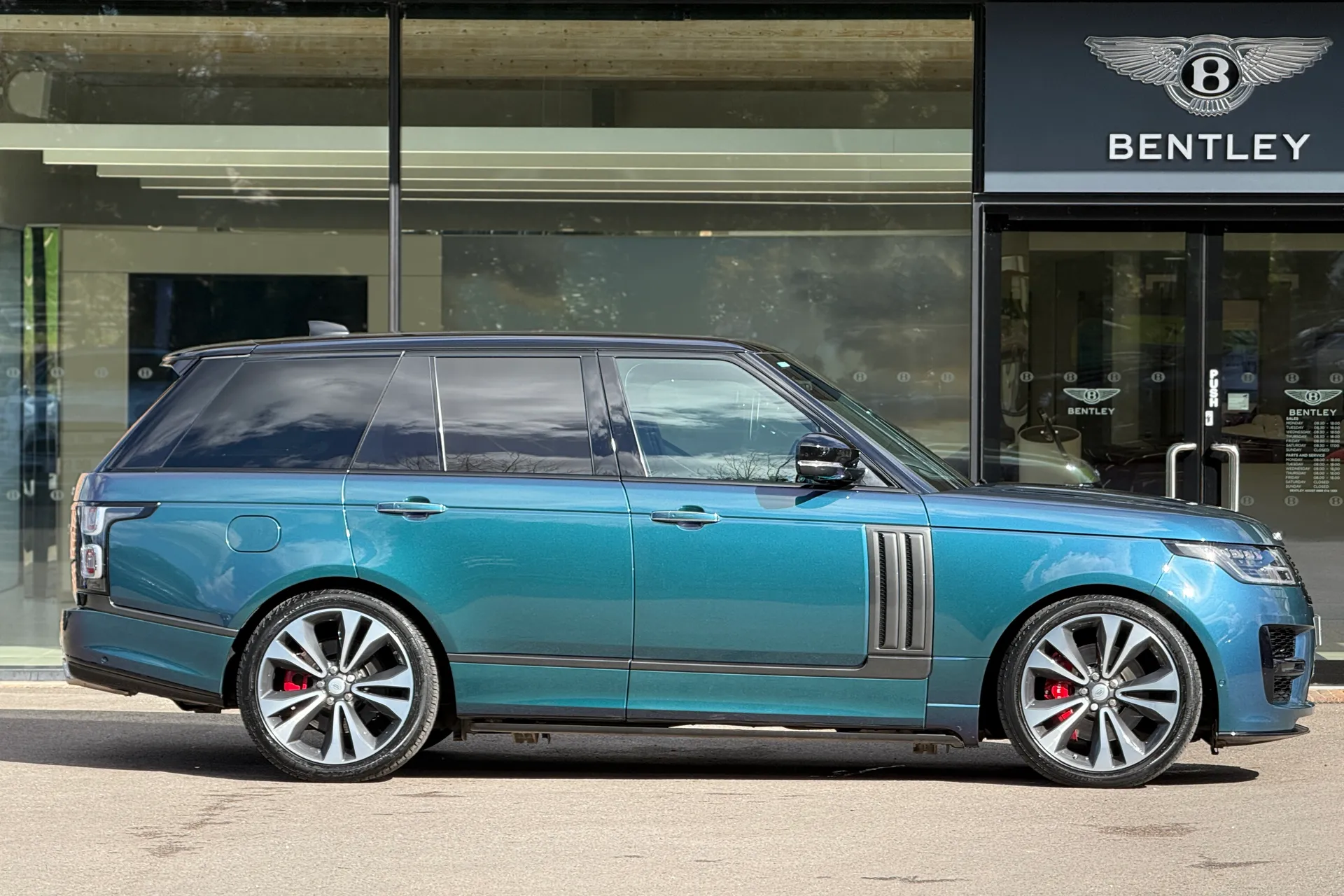 LAND ROVER RANGE ROVER thumbnail image number 2