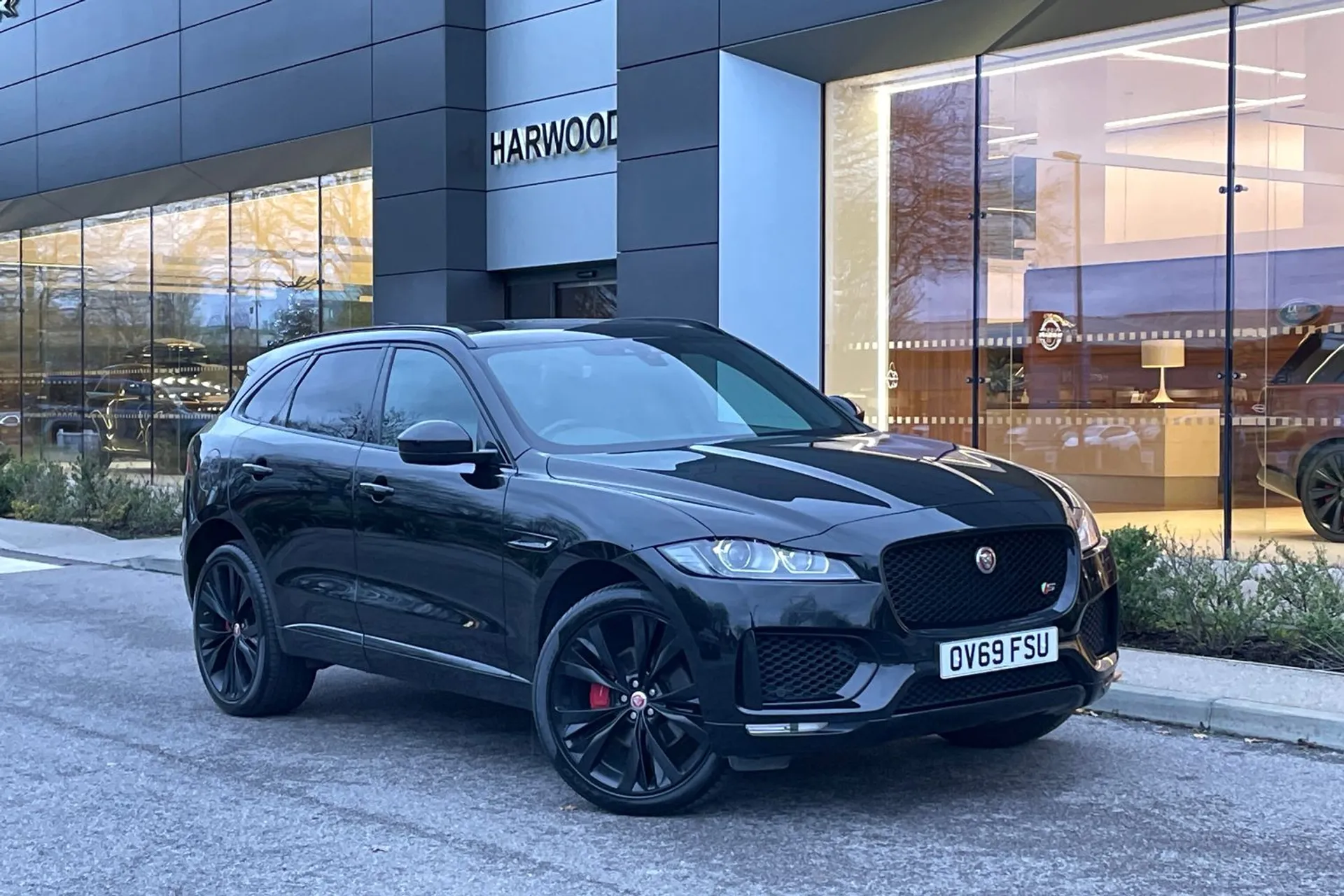 Jaguar F-PACE focused image