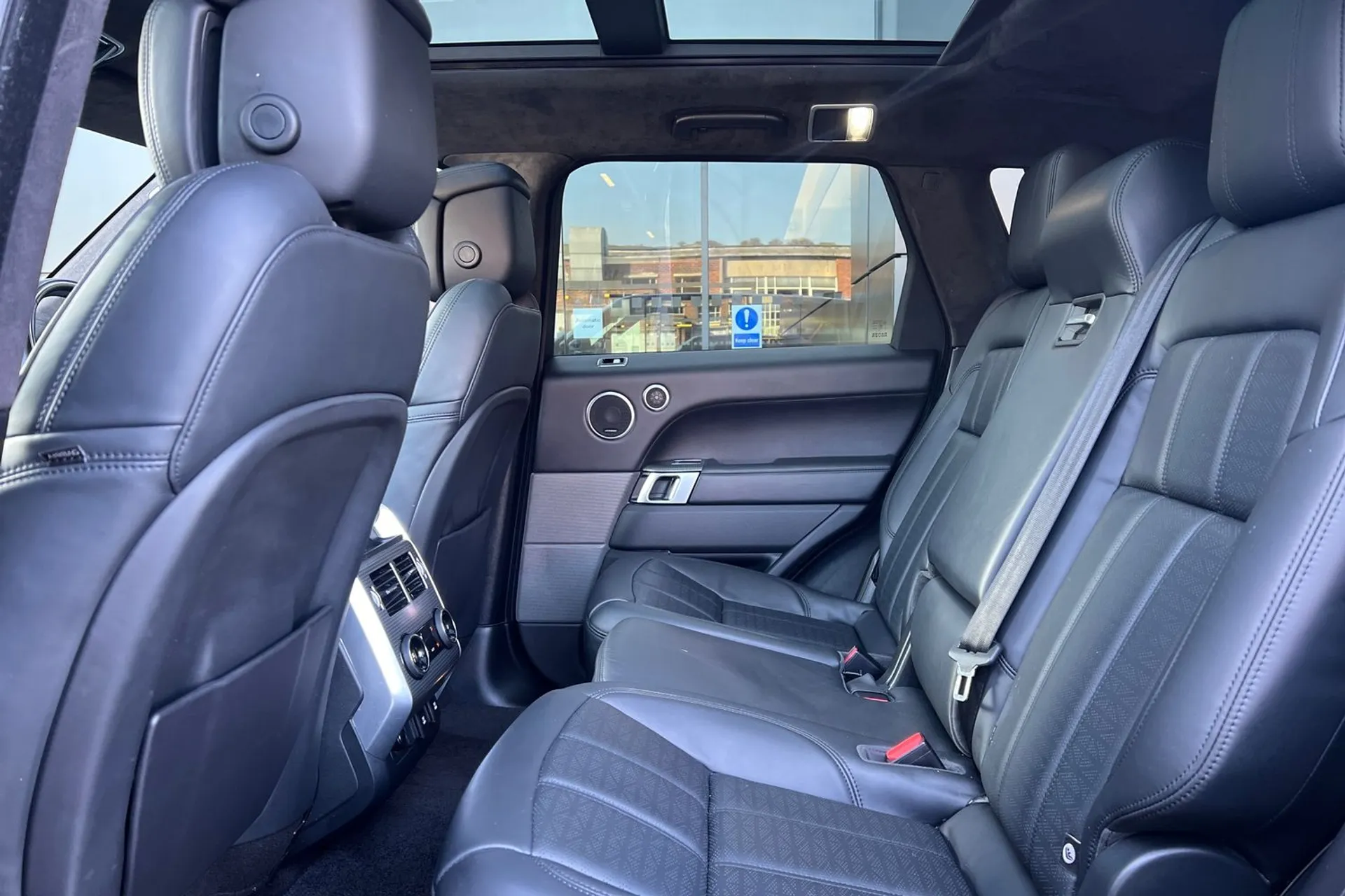 LAND ROVER RANGE ROVER SPORT thumbnail image number 38