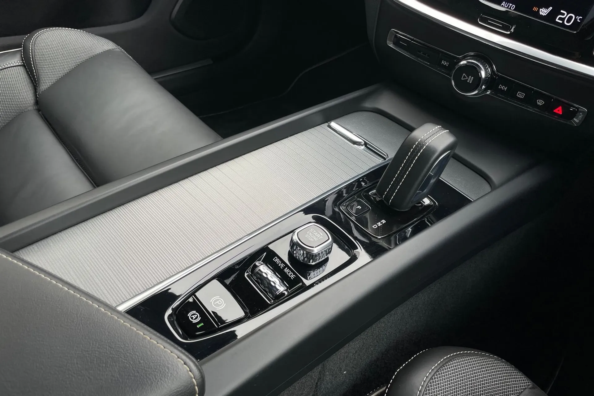 Volvo V60 thumbnail image number 46