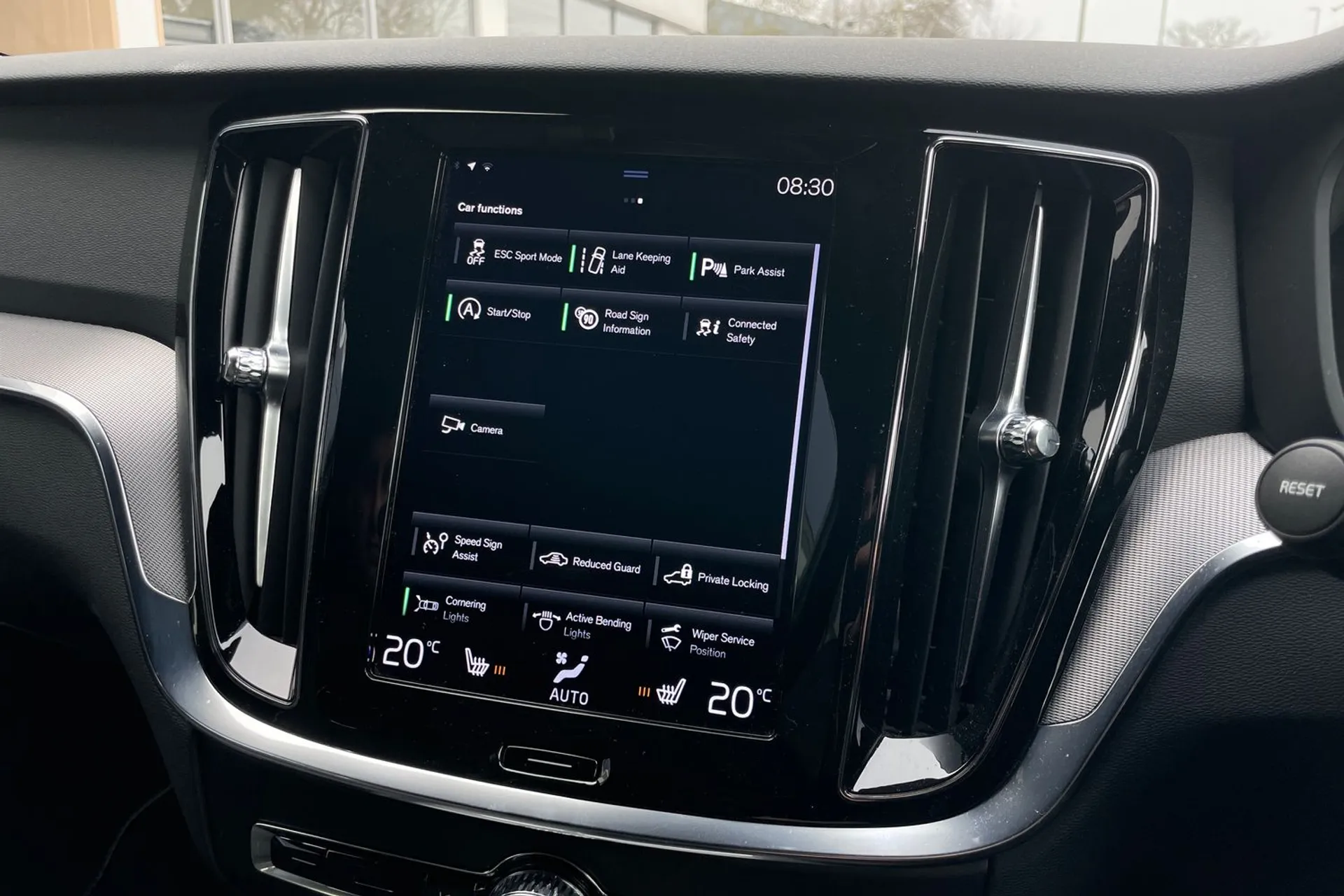 Volvo V60 thumbnail image number 41