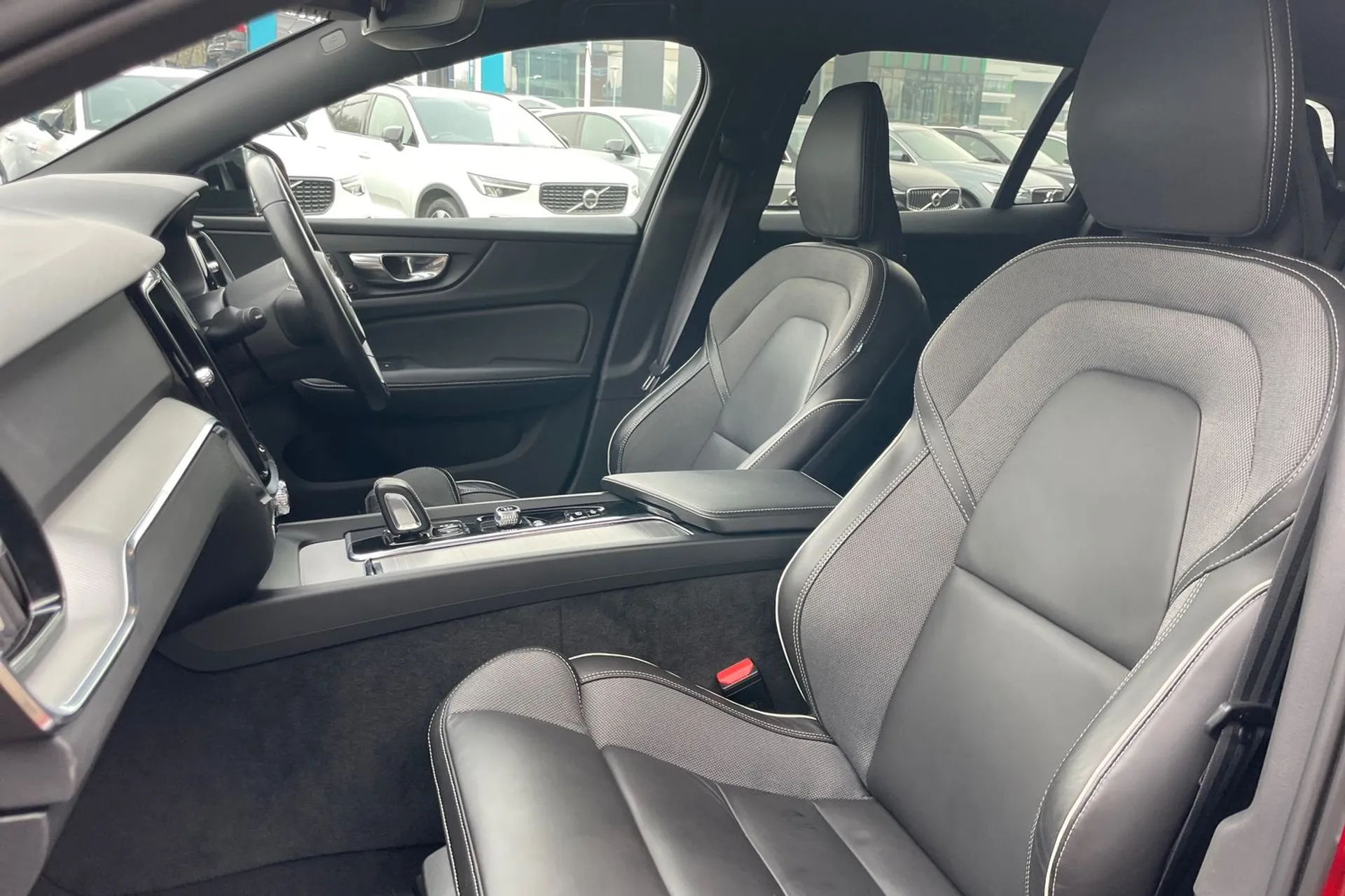Volvo V60 thumbnail image number 27