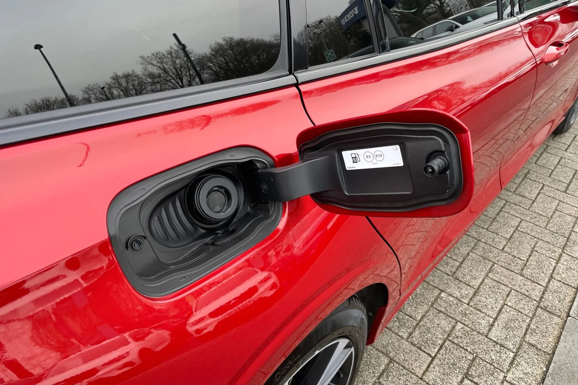 Volvo V60 thumbnail image number 18