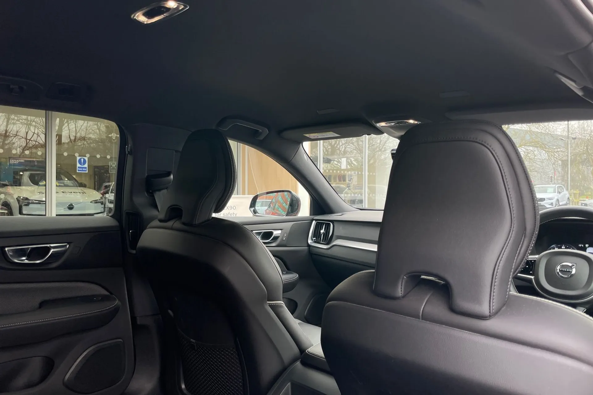 Volvo V60 thumbnail image number 23