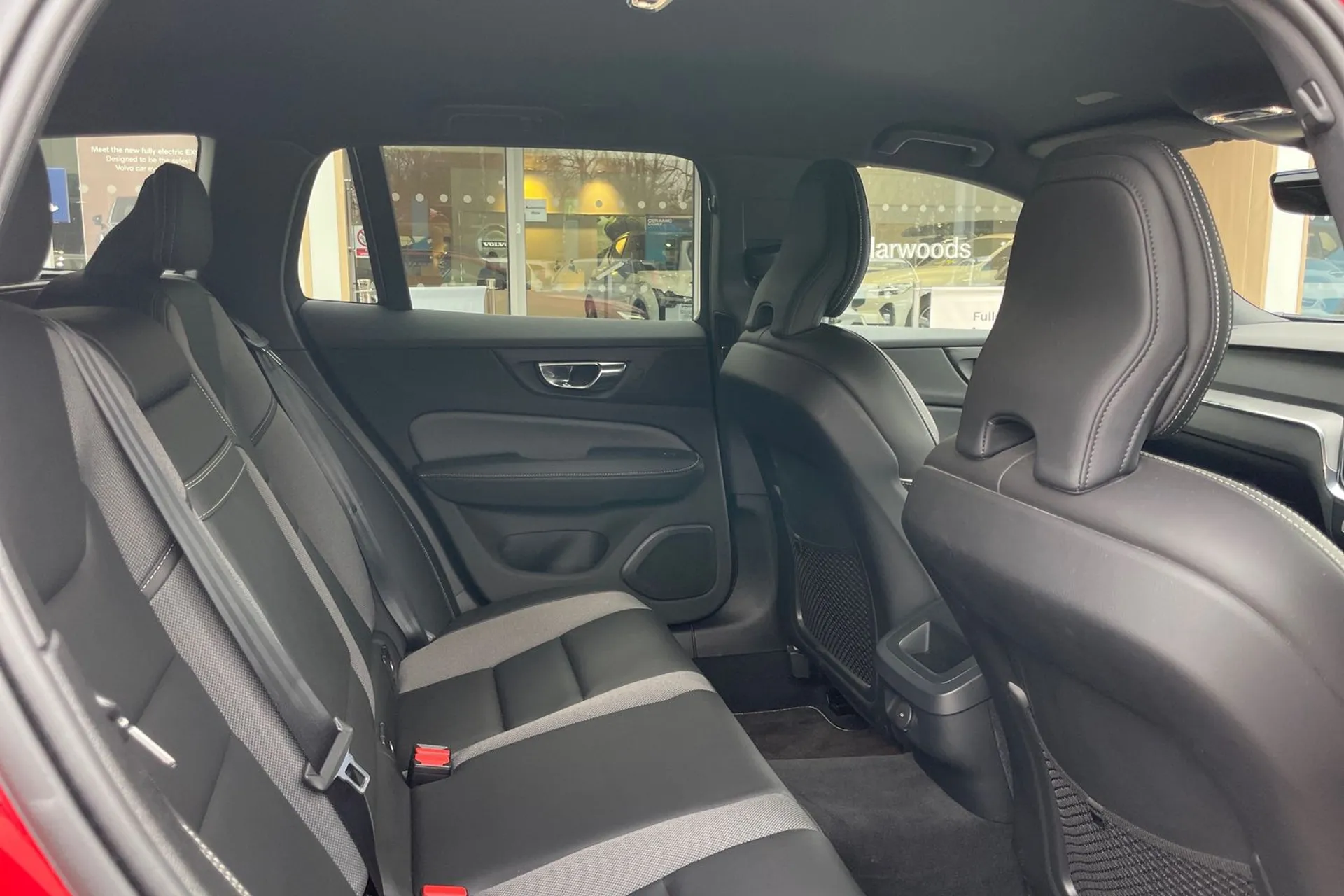 Volvo V60 thumbnail image number 22