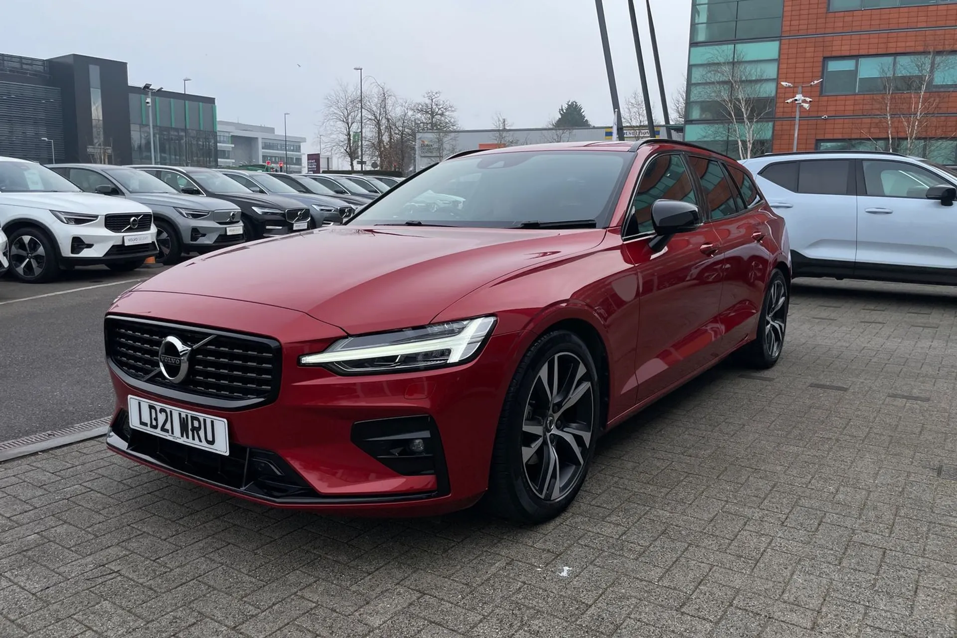 Volvo V60 thumbnail image number 11