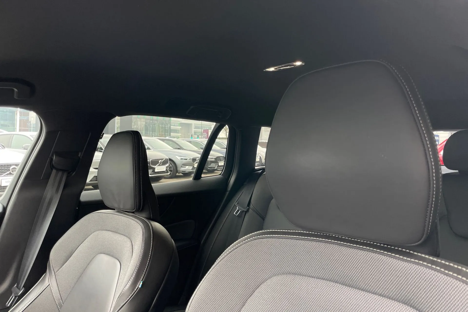 Volvo V60 thumbnail image number 28