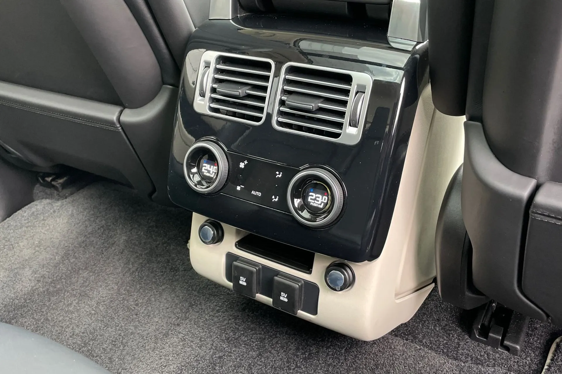 LAND ROVER RANGE ROVER thumbnail image number 54