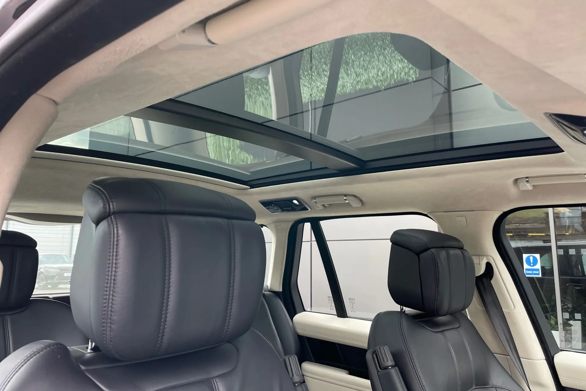 LAND ROVER RANGE ROVER thumbnail image number 14