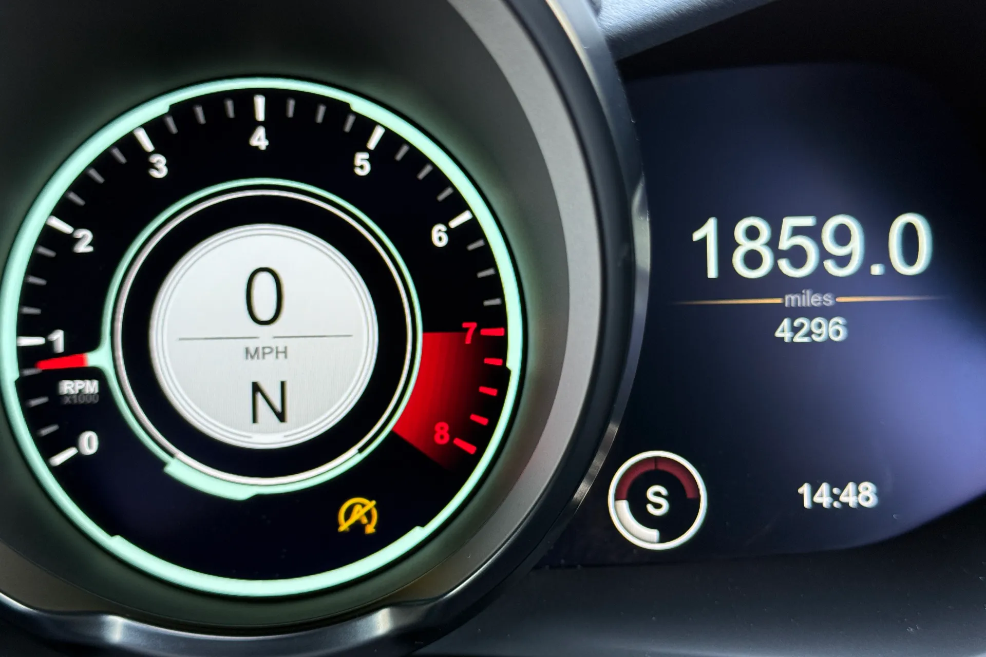 Aston Martin Vantage thumbnail image number 43