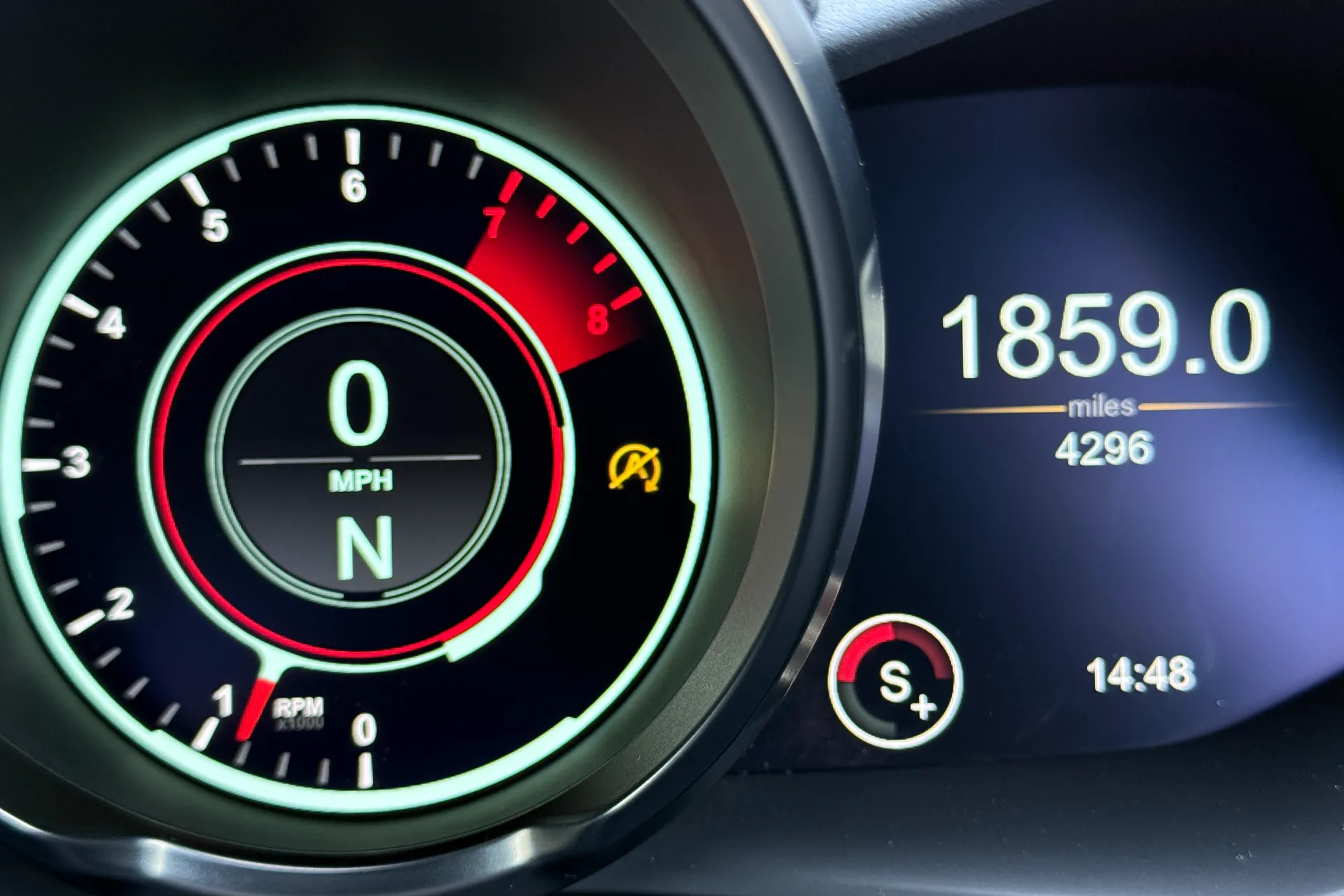 Aston Martin Vantage thumbnail image number 44