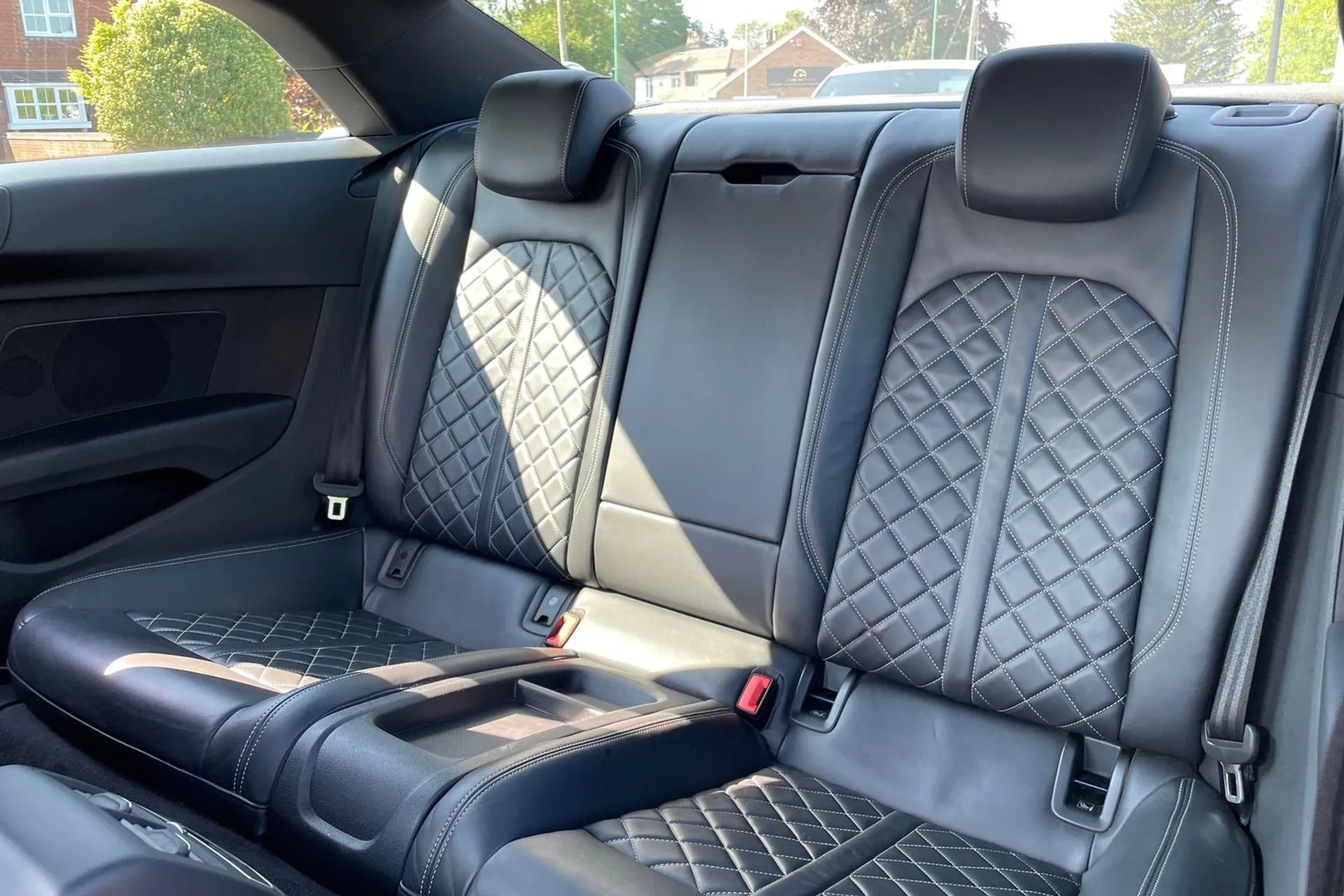 Audi A5 thumbnail image number 36